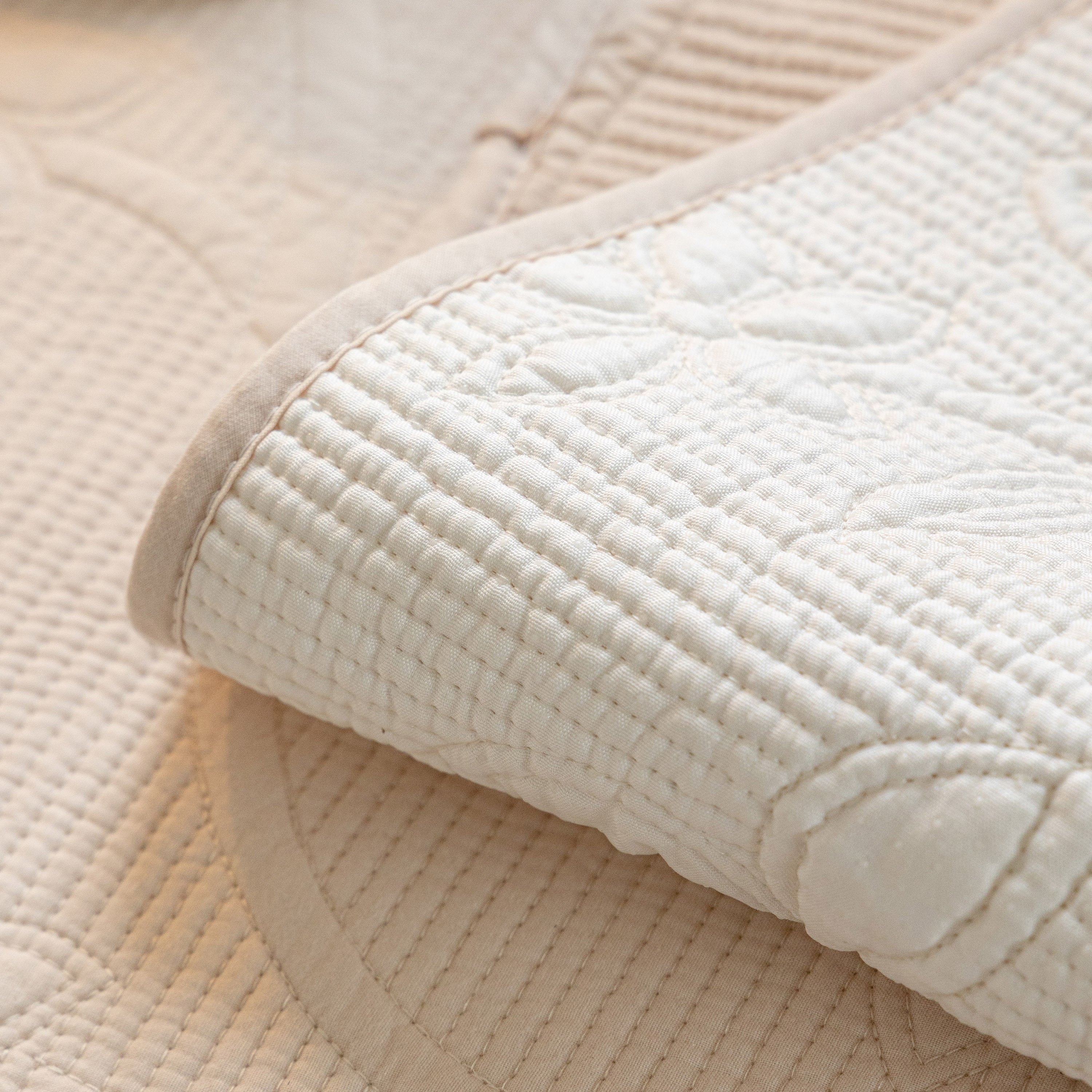 Floral Cotton Quilted Sofa Cover, Non-Slip Couch Protector with Scalloped Edges