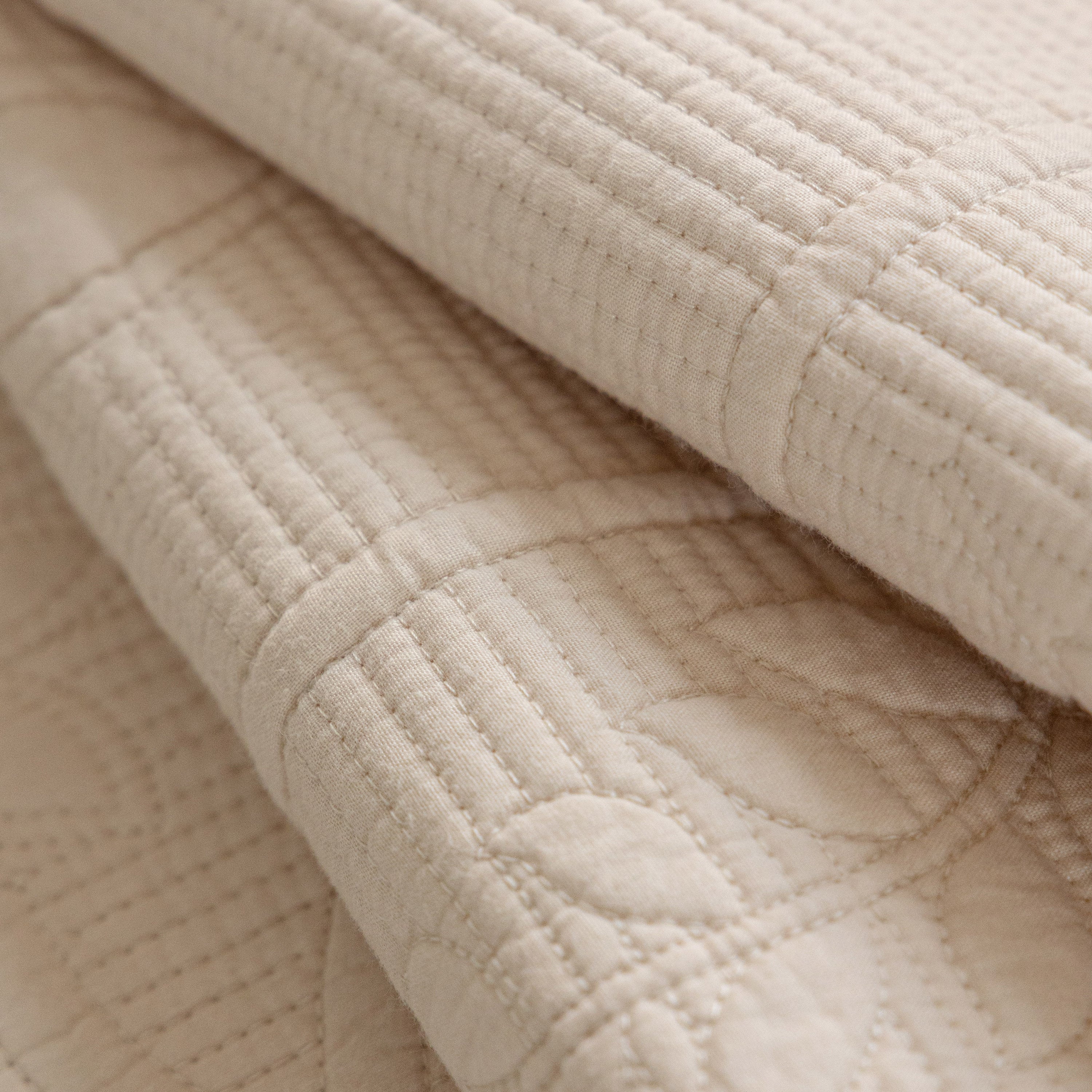 Floral Cotton Quilted Sofa Cover, Non-Slip Couch Protector with Scalloped Edges