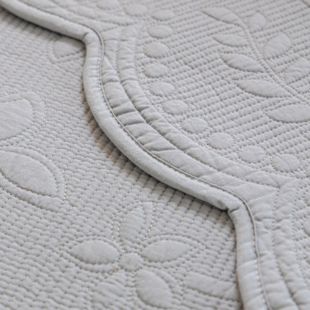 Floral Cotton Quilted Sofa Cover, Non-Slip Couch Protector with Scalloped Edges