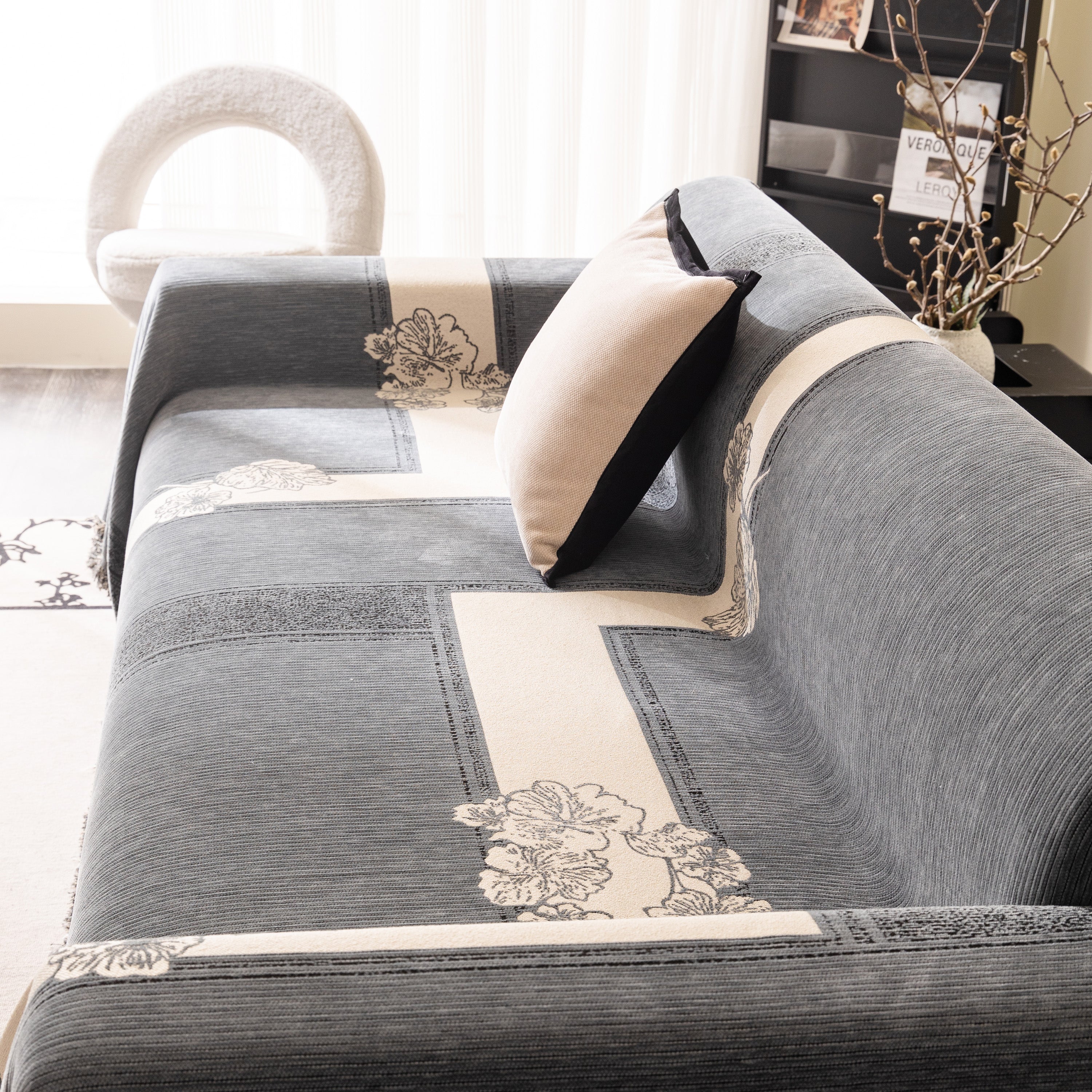 Jacquard Floral Band Sofa Cover with Tassels, Thick Textured Couch Throw Blanket