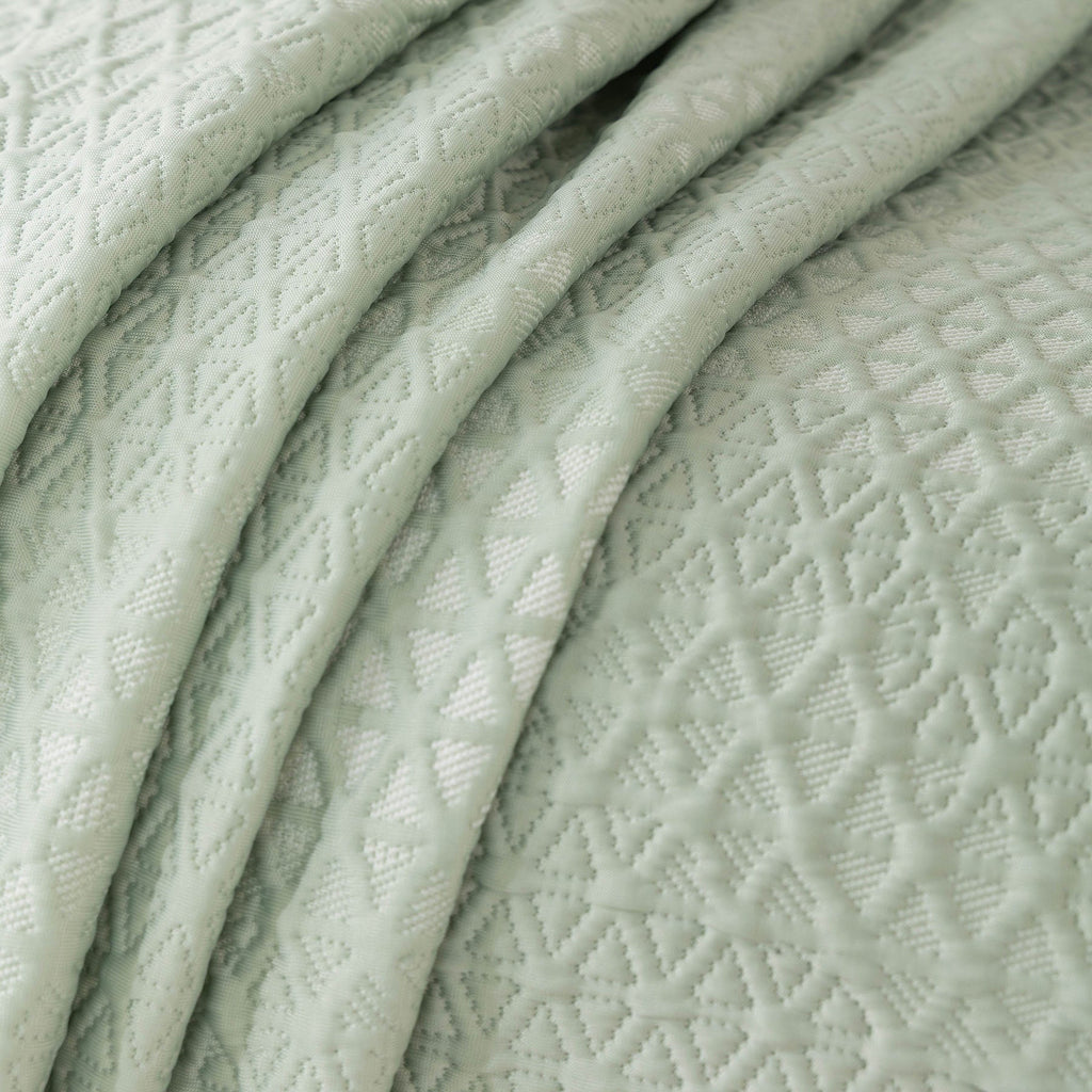 Cooling Ice Silk Sofa Throw Cover, Summer Diamond Textured Furniture Protector Blanket