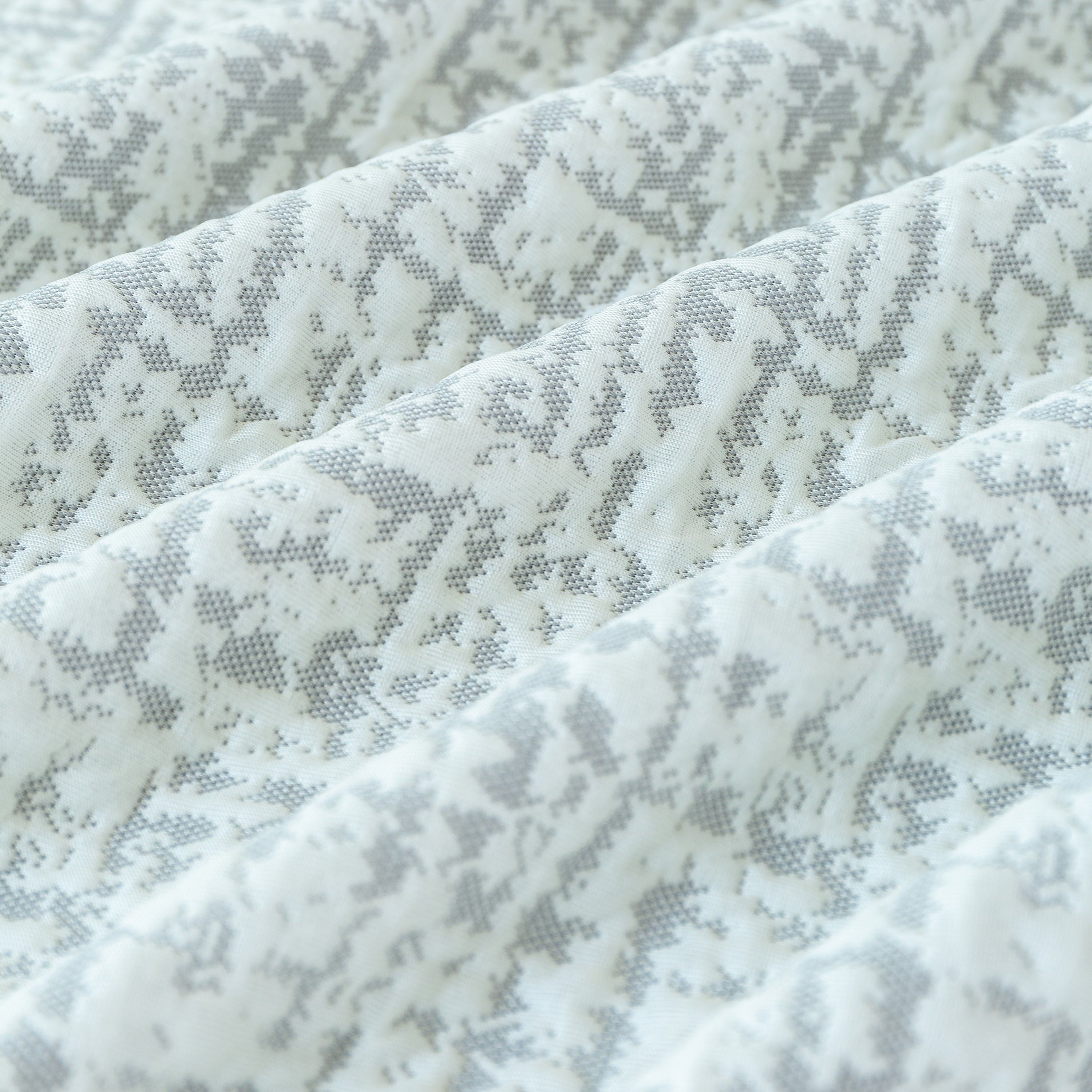 Cooling Throws for Sofas and Chairs, Scratch Resistant Couch Protector Blanket