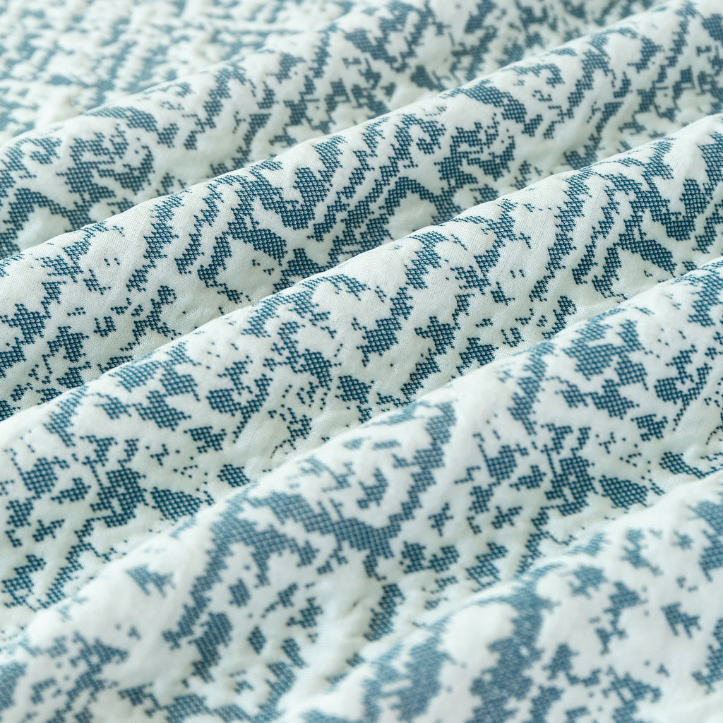 Cooling Throws for Sofas and Chairs, Scratch Resistant Couch Protector Blanket