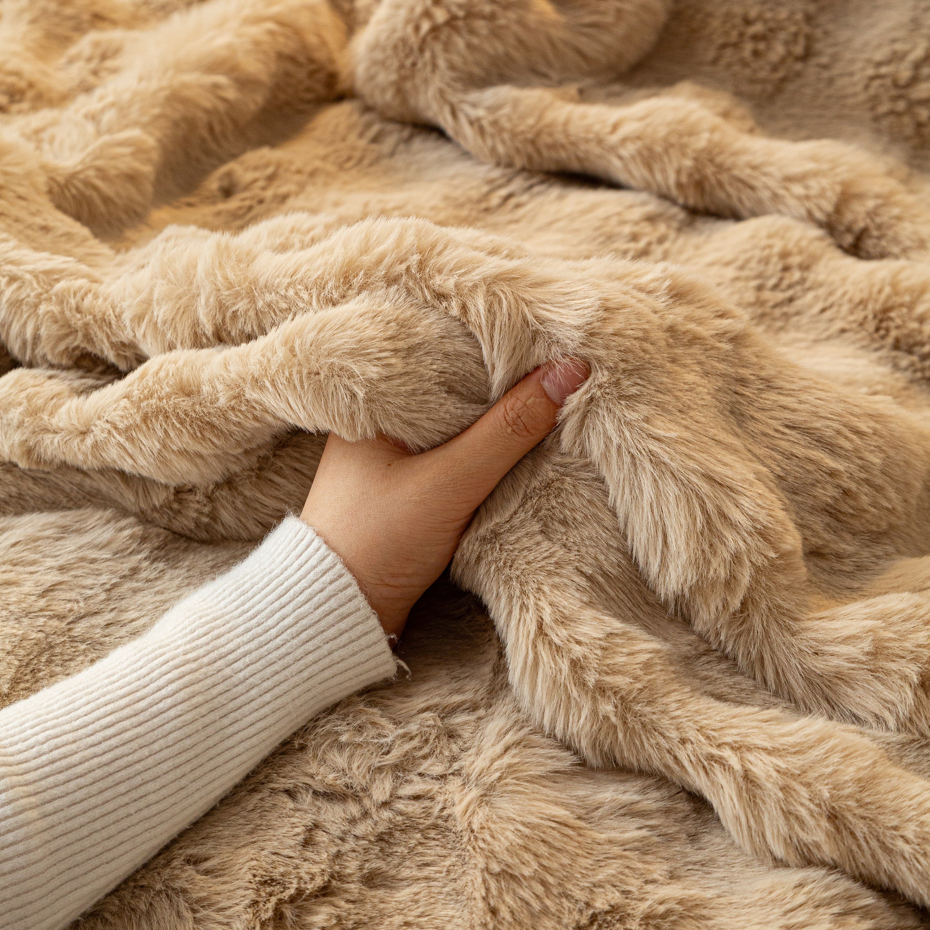 Thick Faux Fur Sofa Cover Fluffy Plush Warm Sofa Slipcover Furniture Protector for Couch Bed