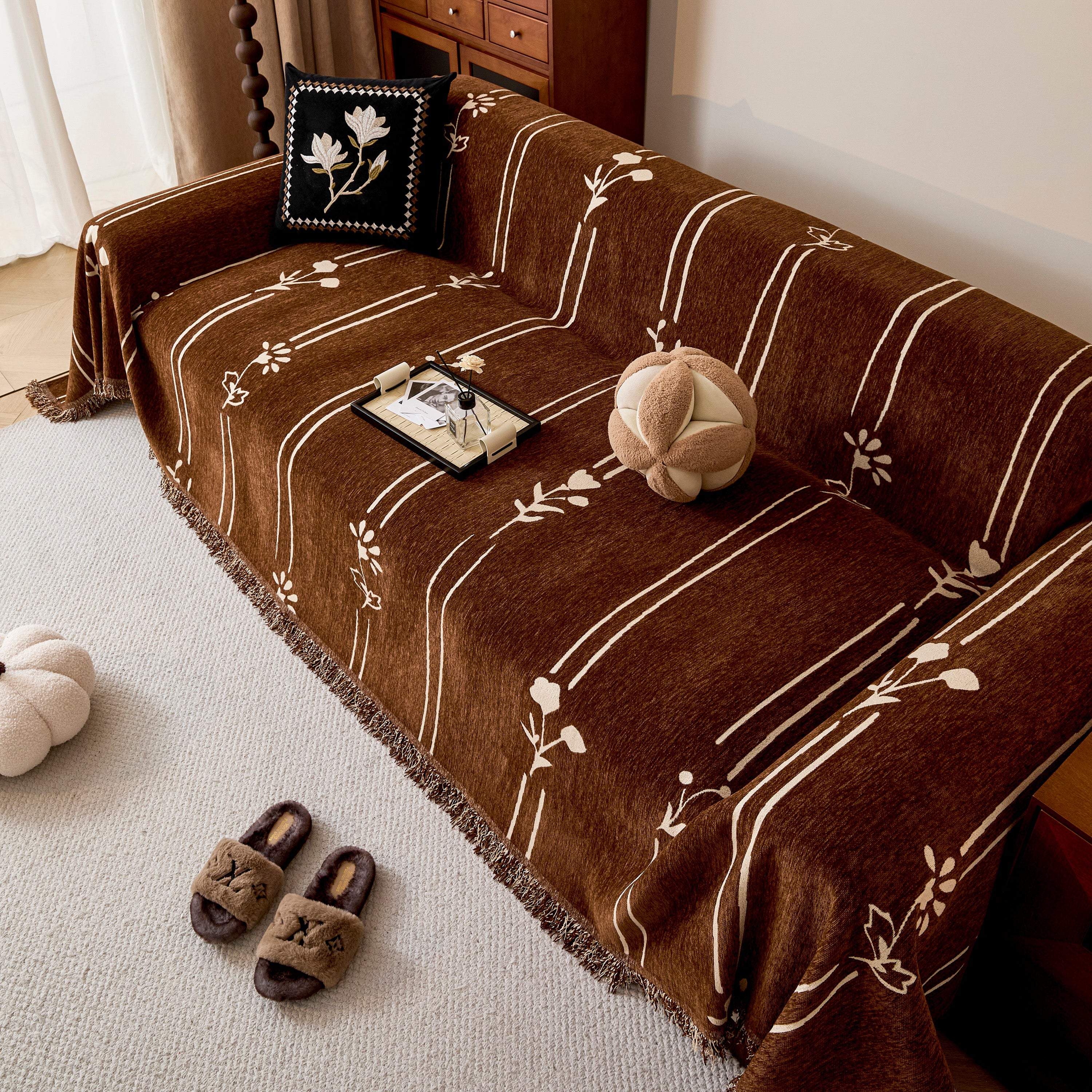 Chenille Jacquard Sofa Throw Cover with Tassel Soft Thick Couch Protector Blanket