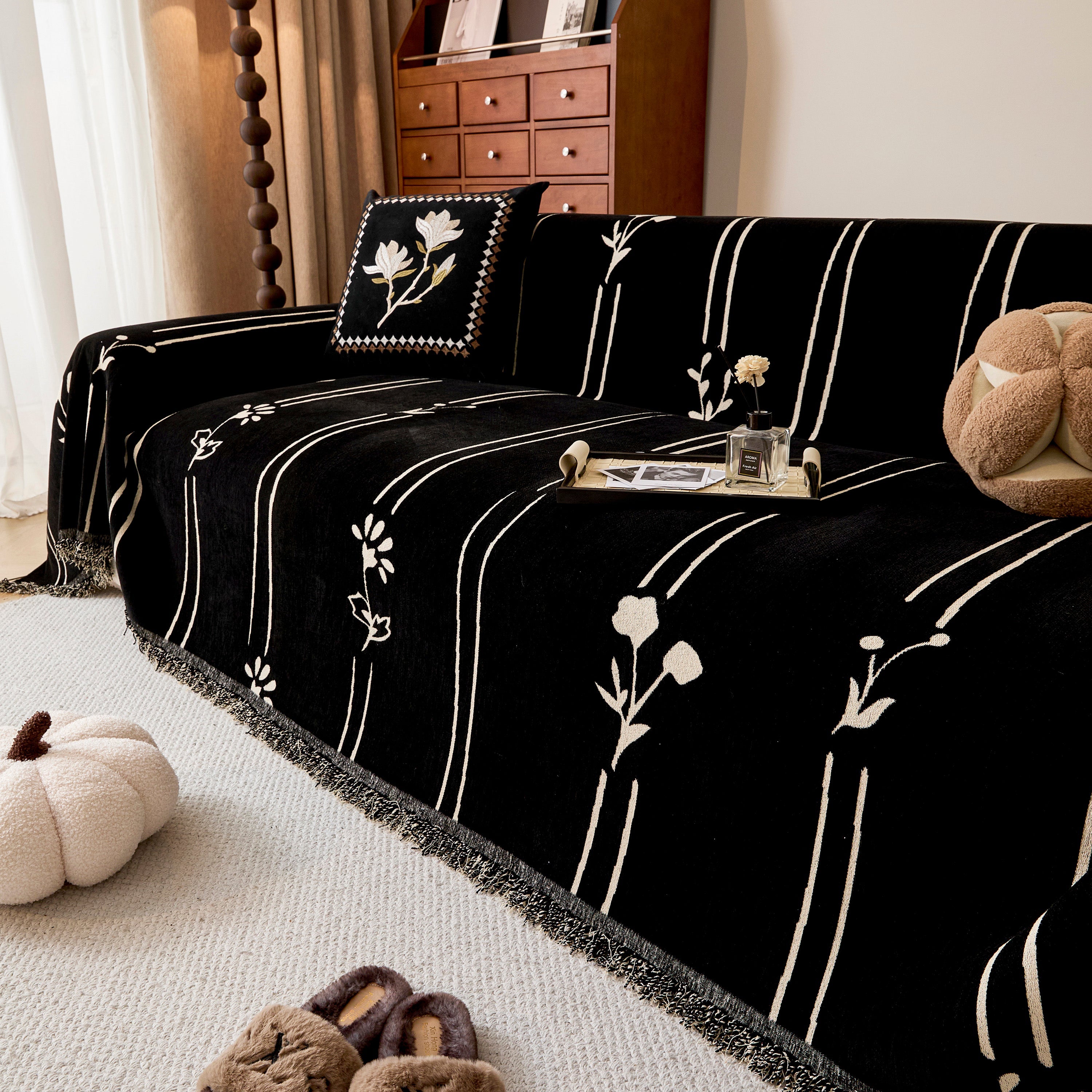 Chenille Jacquard Sofa Throw Cover with Tassel Soft Thick Couch Protector Blanket