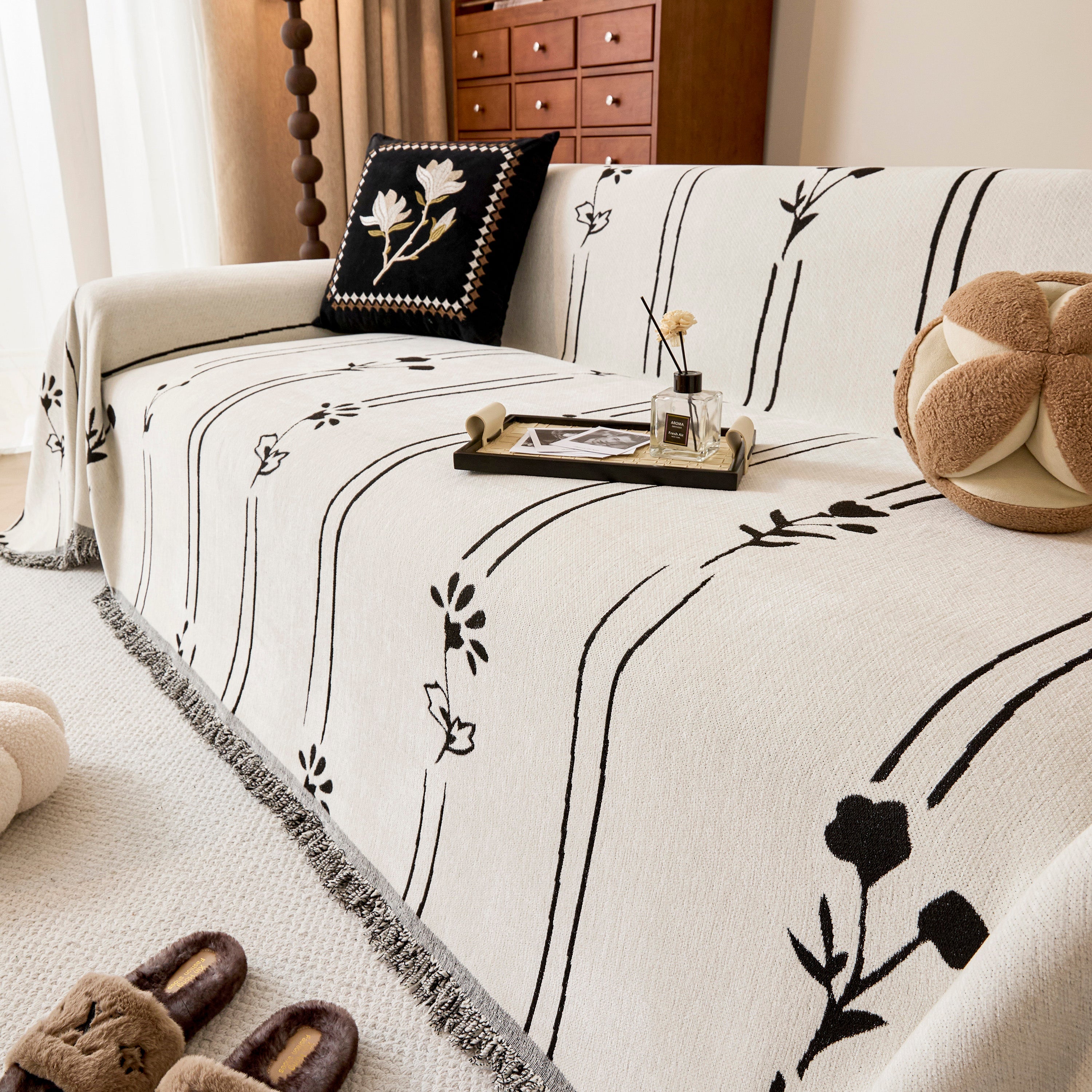 Chenille Jacquard Sofa Throw Cover with Tassel Soft Thick Couch Protector Blanket