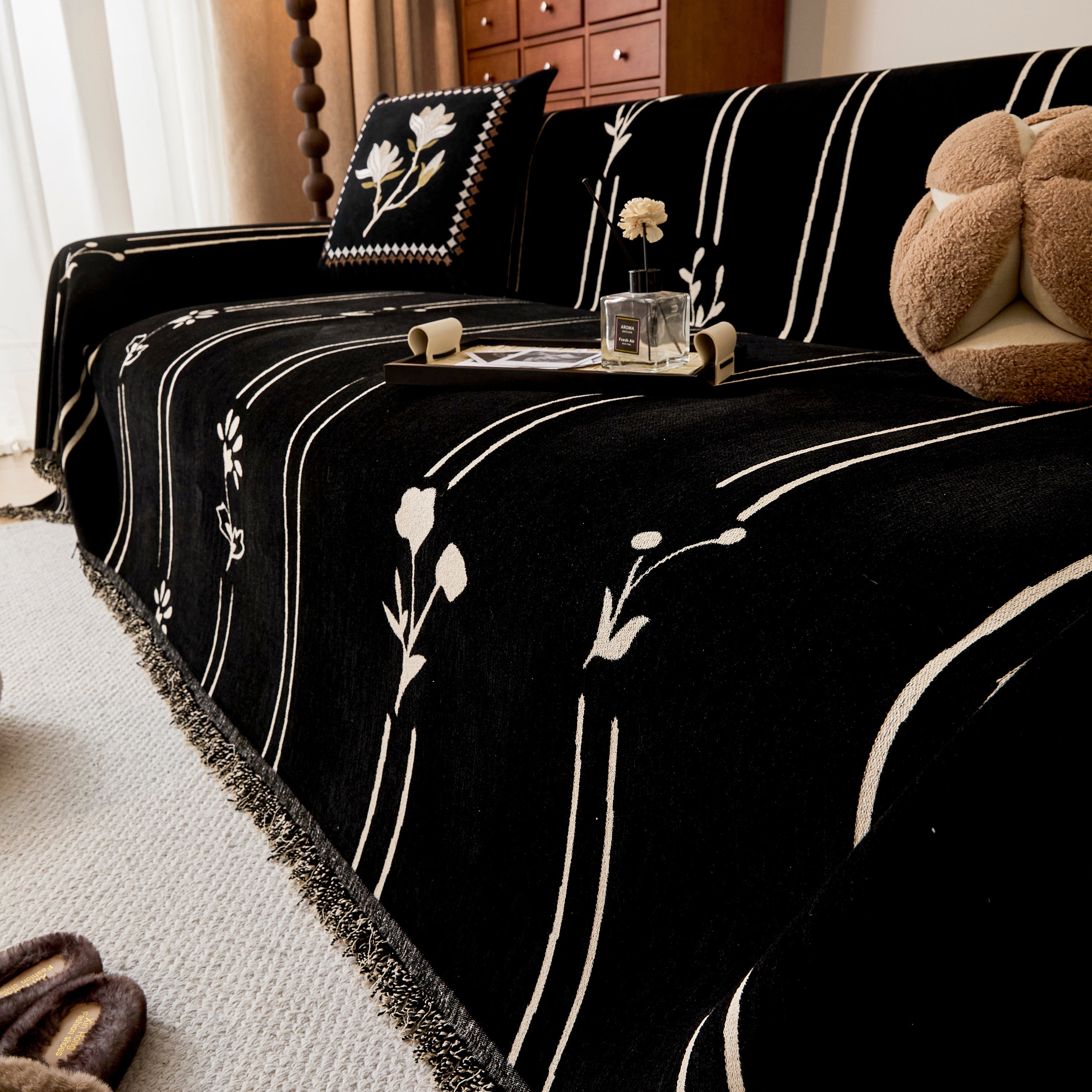 Chenille Jacquard Sofa Throw Cover with Tassel Soft Thick Couch Protector Blanket