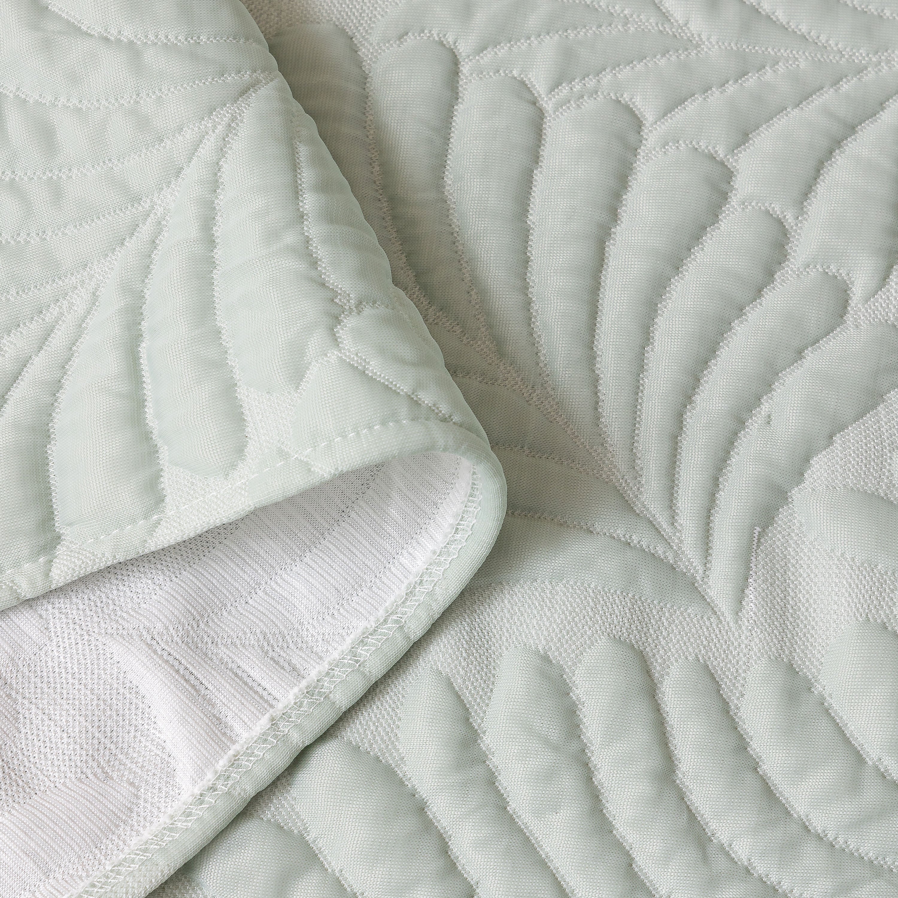 Cooling Quilted Non-Slip Furniture Protector for Pets & Kids, Washable Sofa Slipcover