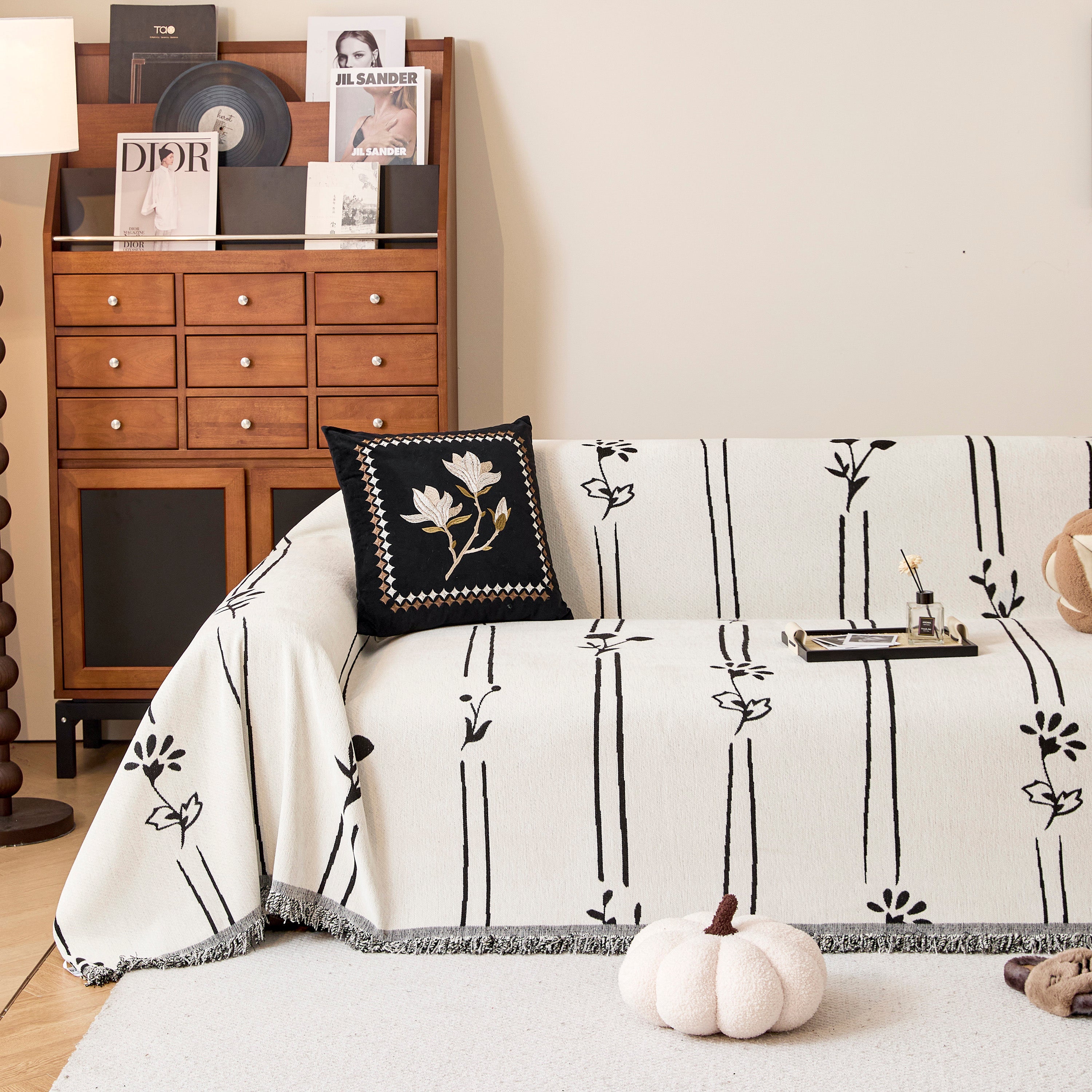 Chenille Jacquard Sofa Throw Cover with Tassel Soft Thick Couch Protector Blanket