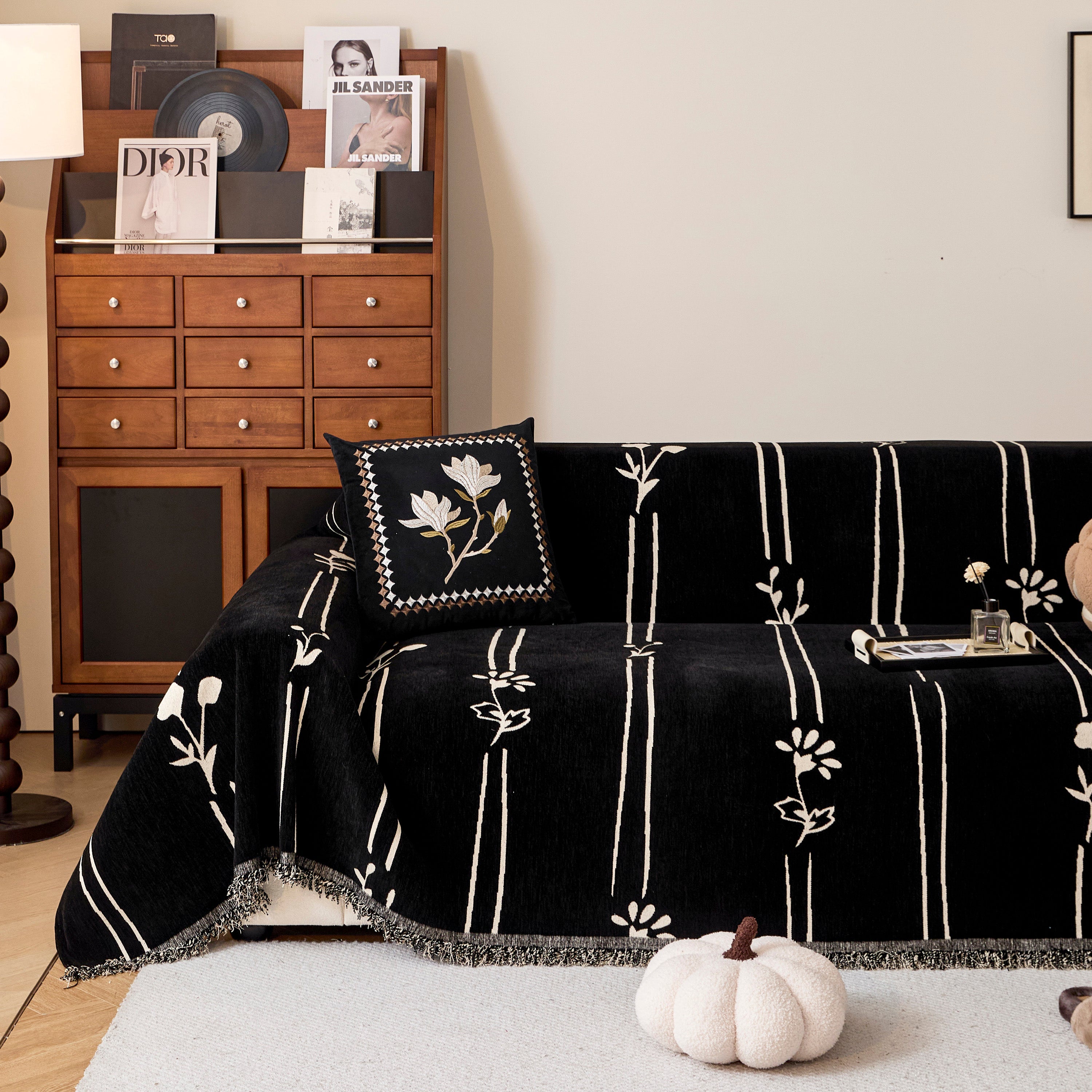 Chenille Jacquard Sofa Throw Cover with Tassel Soft Thick Couch Protector Blanket