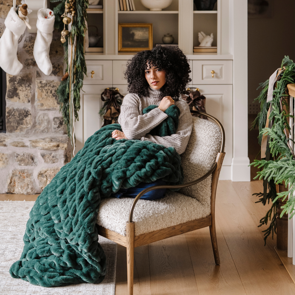 DOUBLE RUCHED FAUX FUR XL THROW BLANKETS