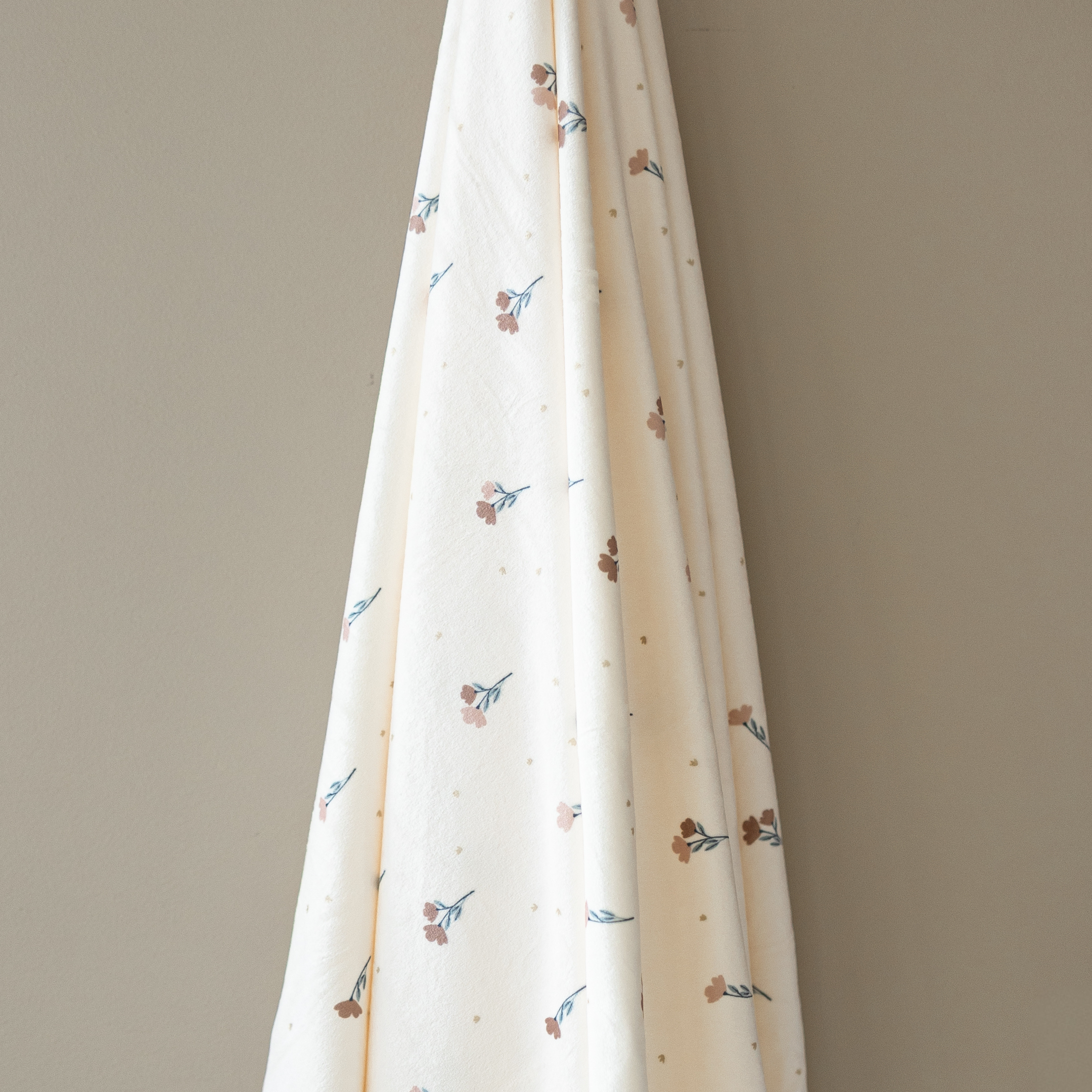 MINKY STRETCH LUXE SWADDLE/BLANKET