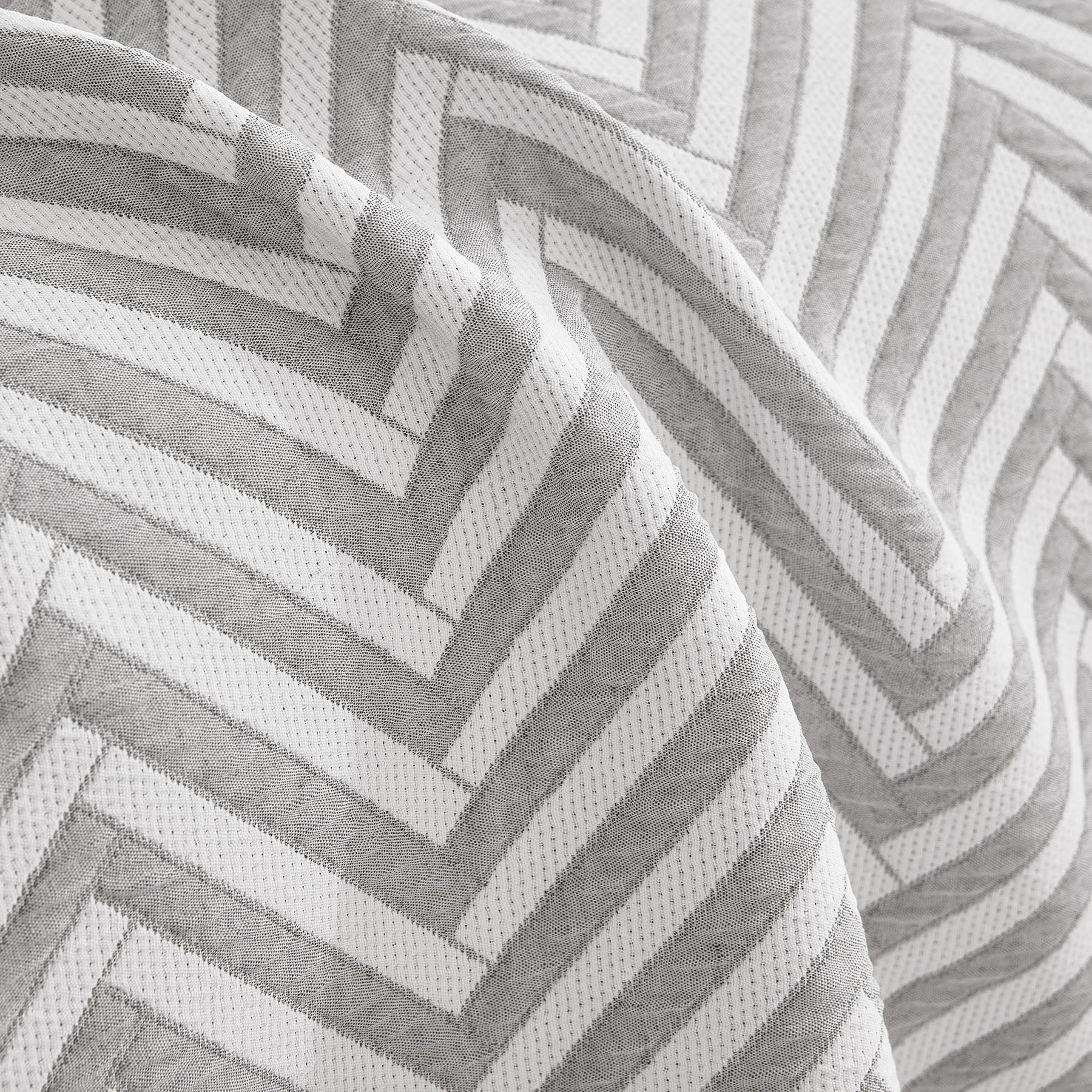Three Layer Woven Soft Breathable Sofa Cover Blanket, Textured Chevron Couch Cover
