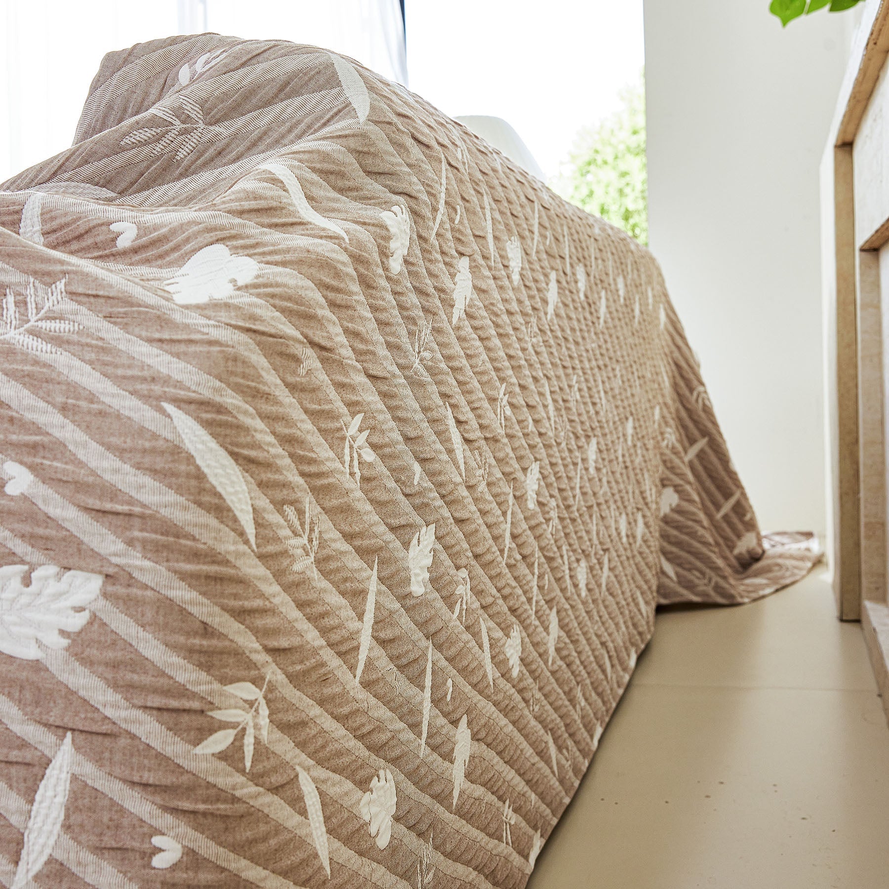 Soft Breathable Sofa Cover Blanket,Botanical Embossed Furniture Protector Throw Cover