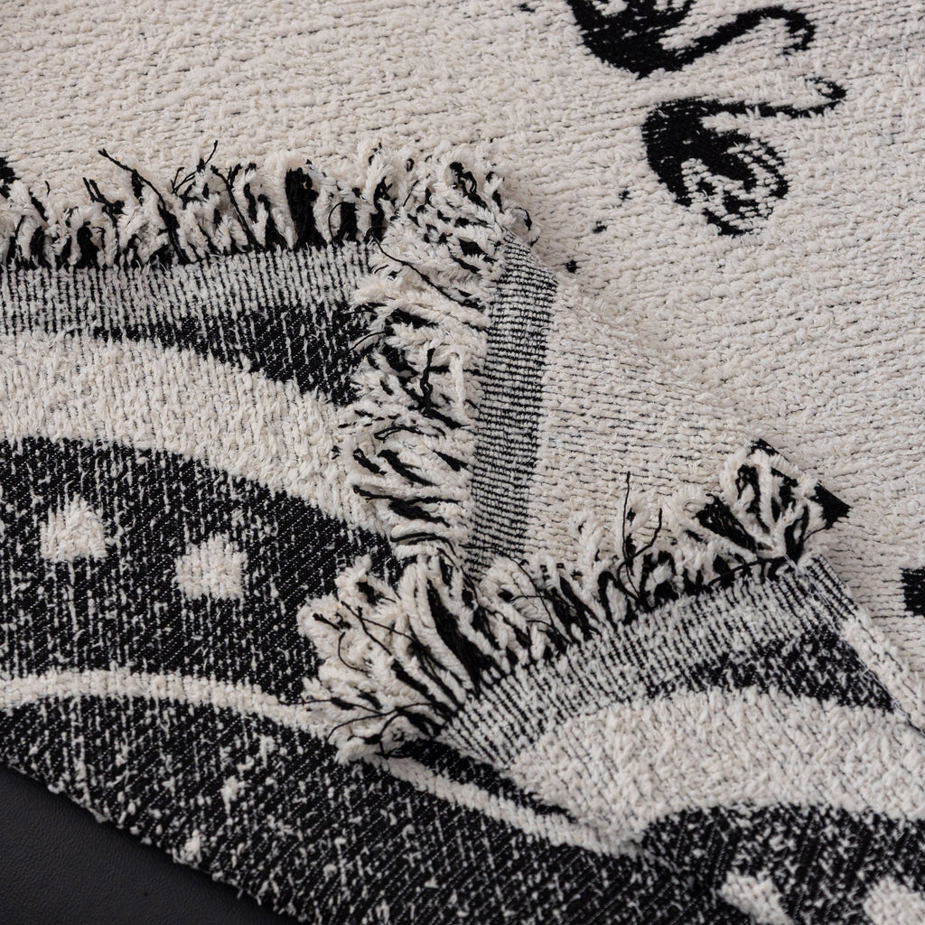 Luxurious Jacquard Couch Cover, Snag-Resistant Pet Friendly Couch Throw with Fringe