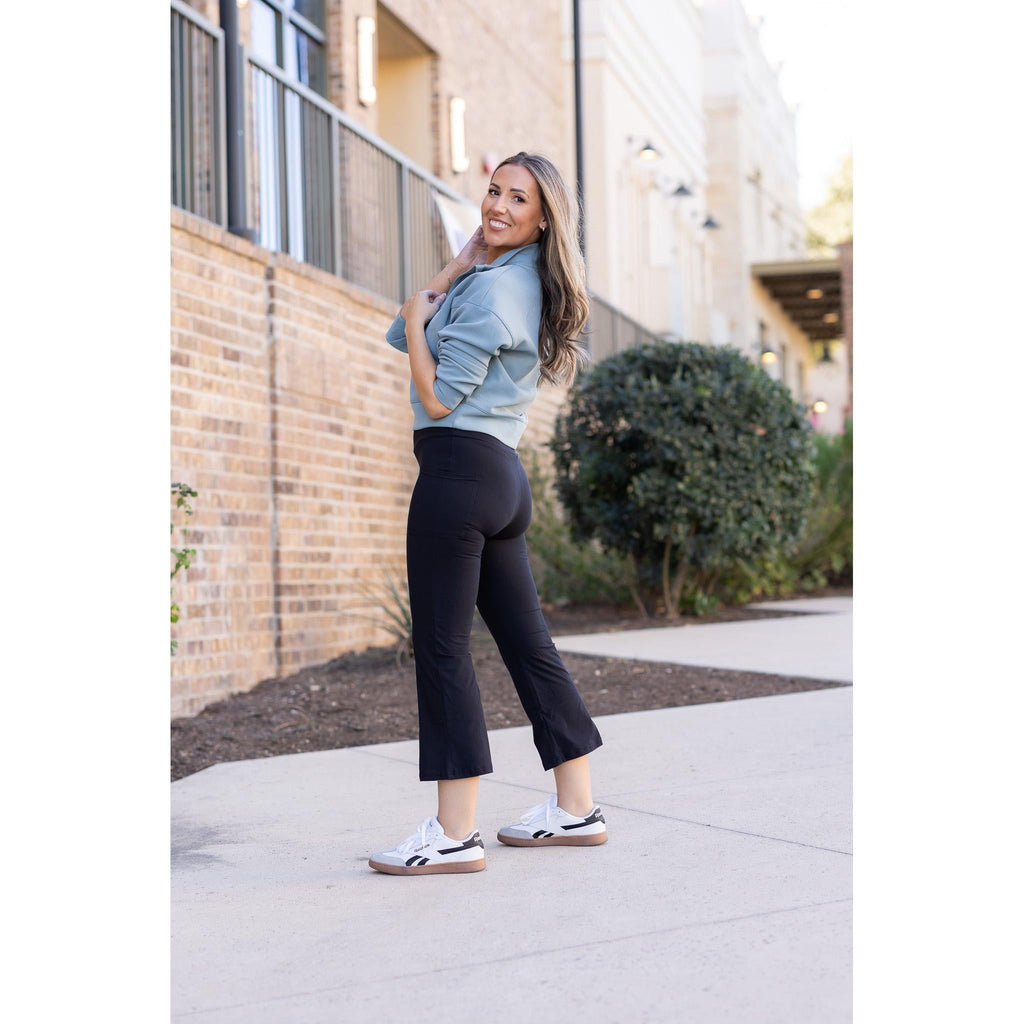 Ready to Ship | The Delilah - Kick Flare Leggings with Pockets