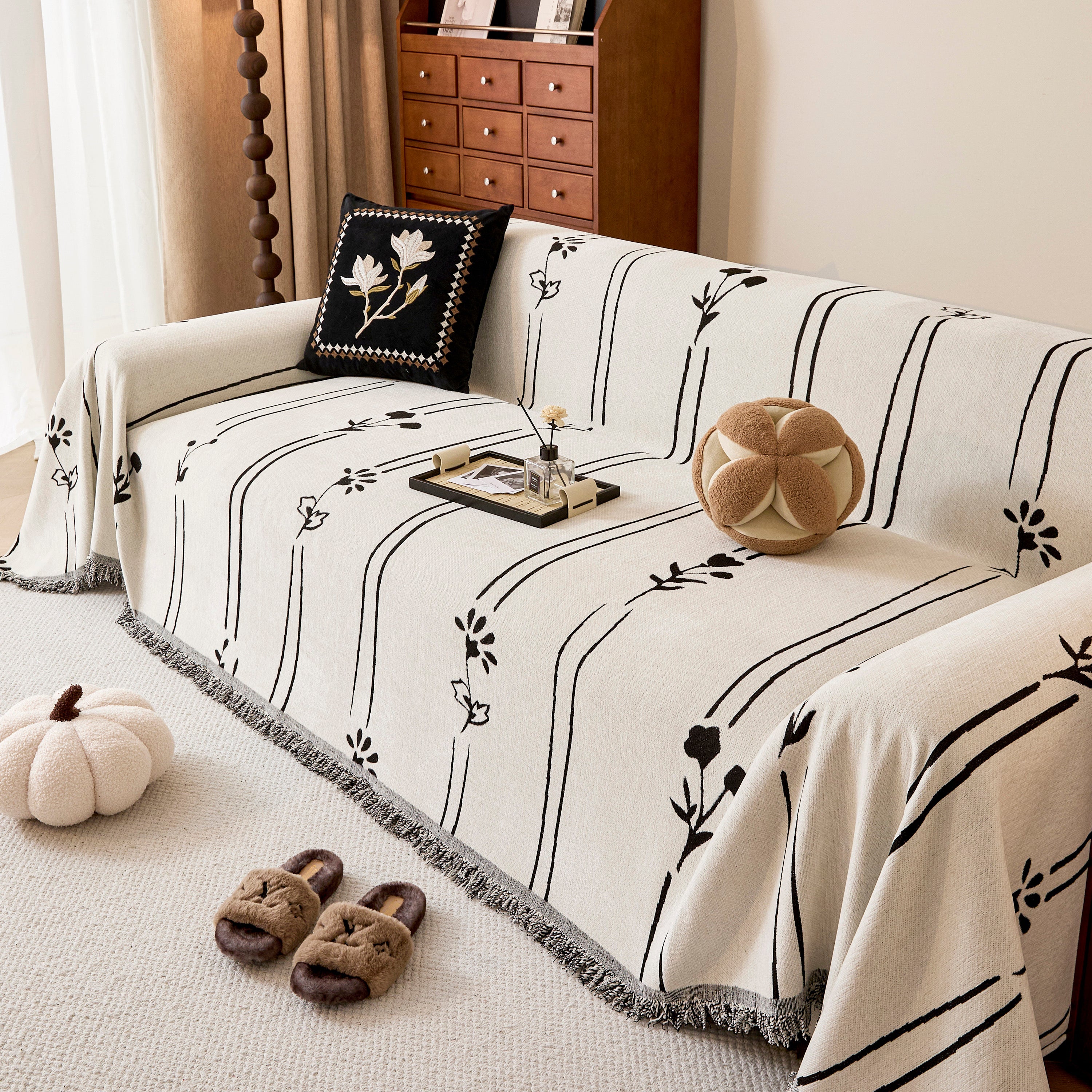 Chenille Jacquard Sofa Throw Cover with Tassel Soft Thick Couch Protector Blanket