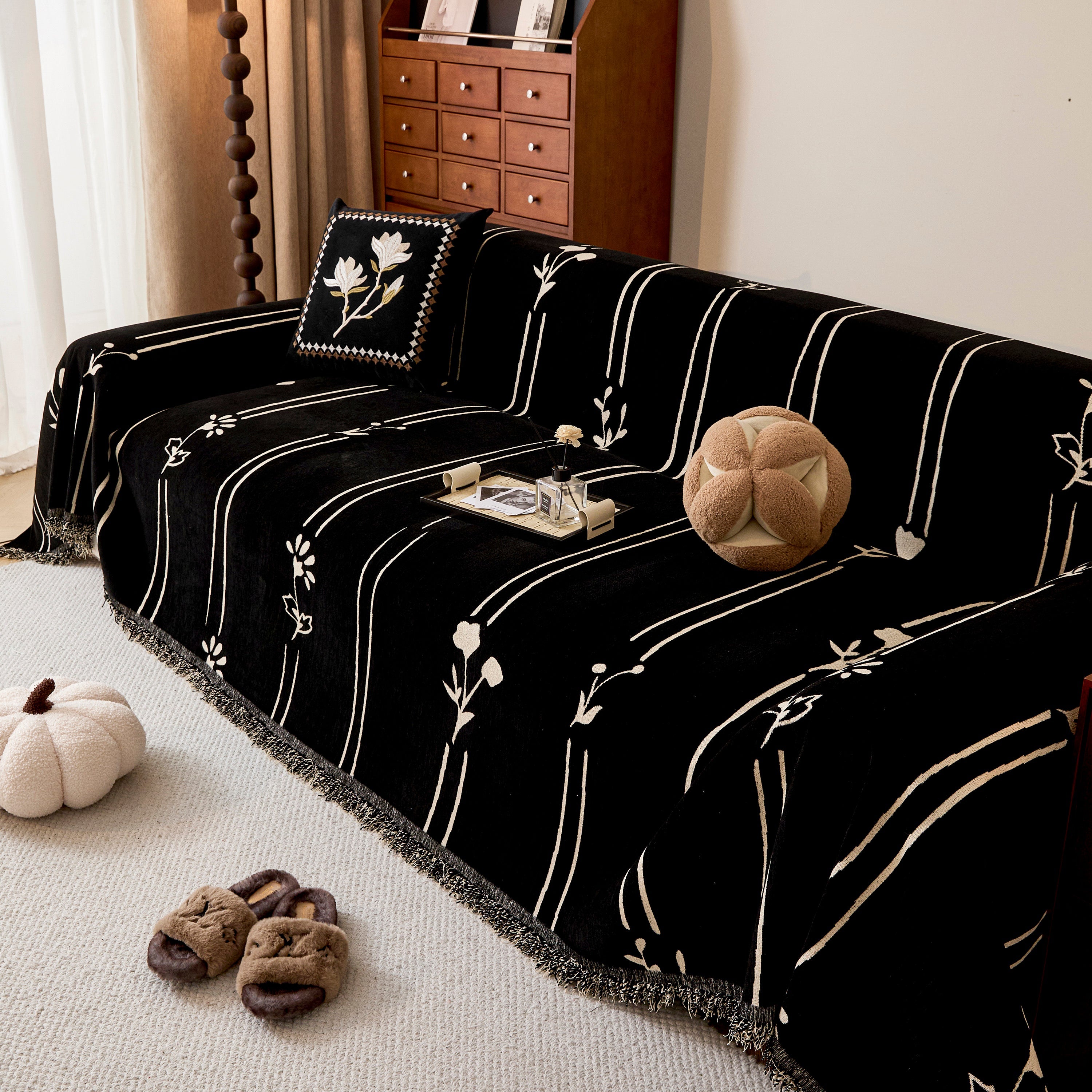 Chenille Jacquard Sofa Throw Cover with Tassel Soft Thick Couch Protector Blanket