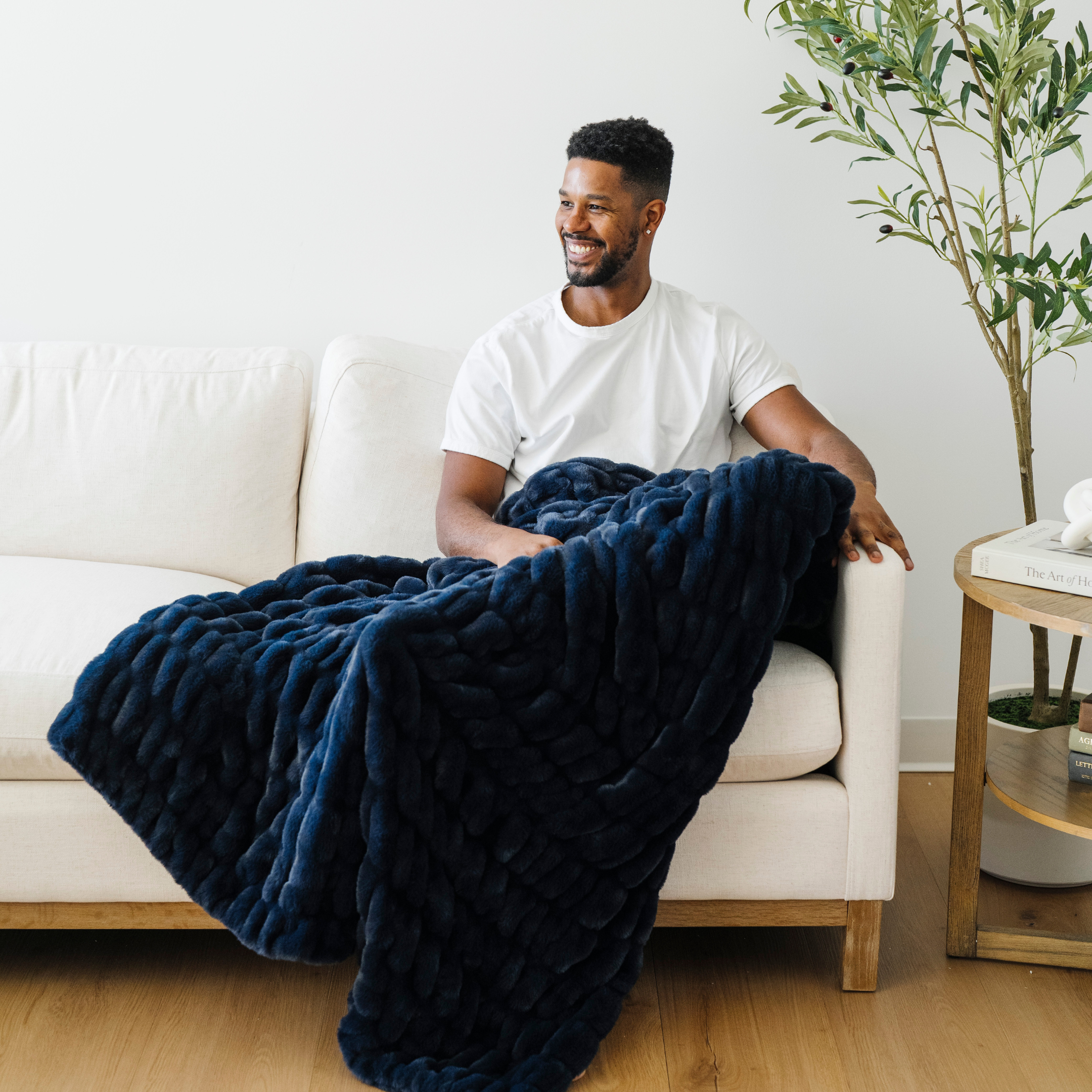 DOUBLE RUCHED FAUX FUR XL THROW BLANKETS