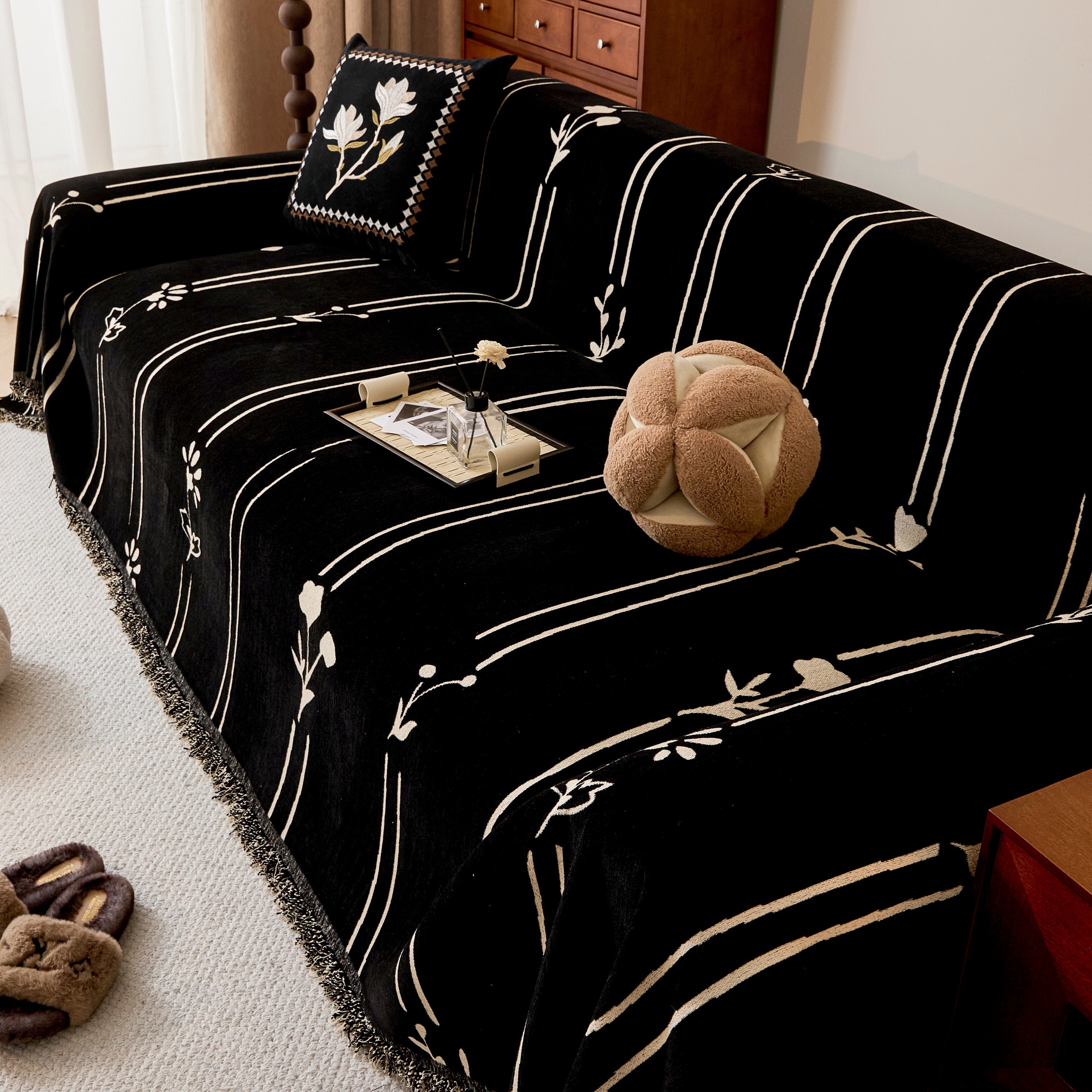 Chenille Jacquard Sofa Throw Cover with Tassel Soft Thick Couch Protector Blanket