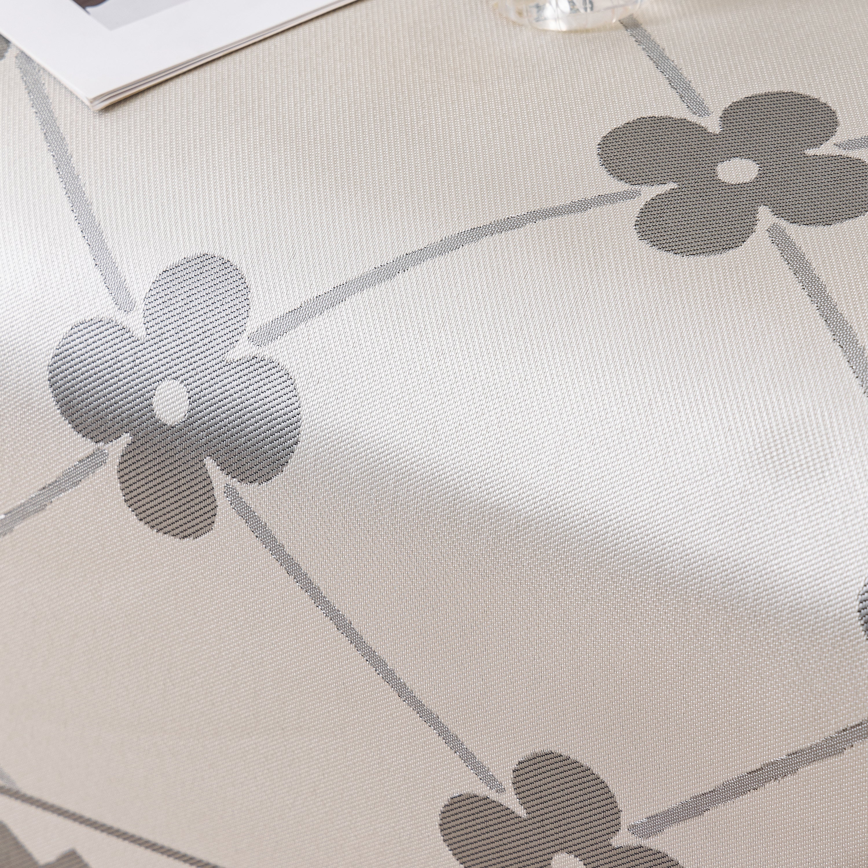 Cooling Four-Leaf Clover Hope Faith Love Luck Summer Comfy Ice Silk Furniture Throw Covers for Sofas