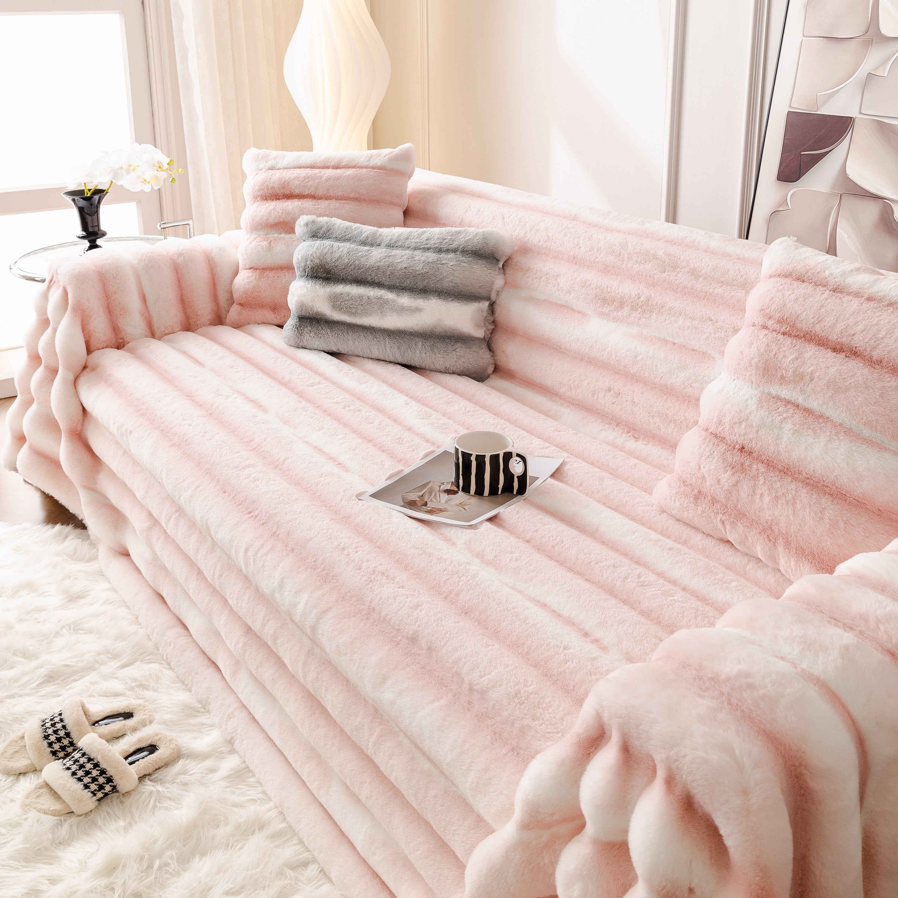 Ultra Soft Faux Fur Couch Cover – Large, Fluffy, and Elegant Sofa Throw Blanket