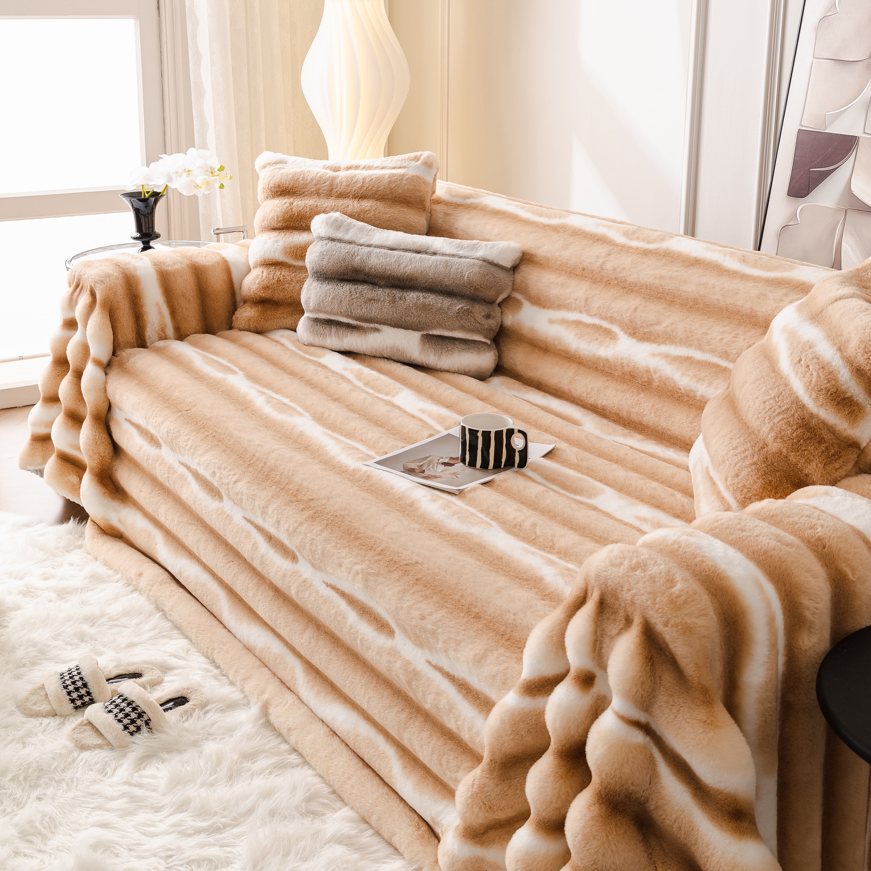 Ultra Soft Faux Fur Couch Cover – Large, Fluffy, and Elegant Sofa Throw Blanket