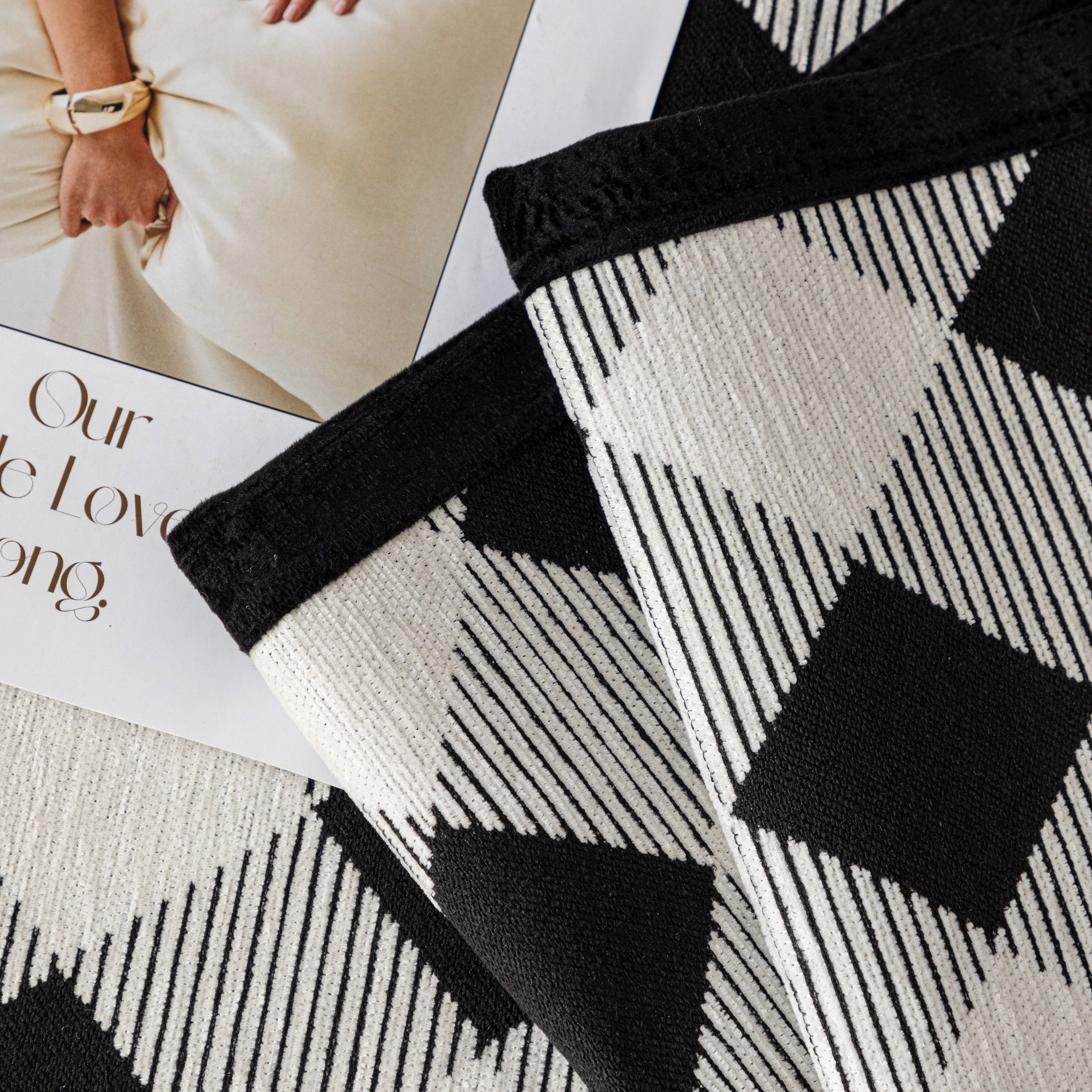 Non-Slip Chenille Sofa Slipcover Modern Geometric Sofa Protector Fits Most Sofas