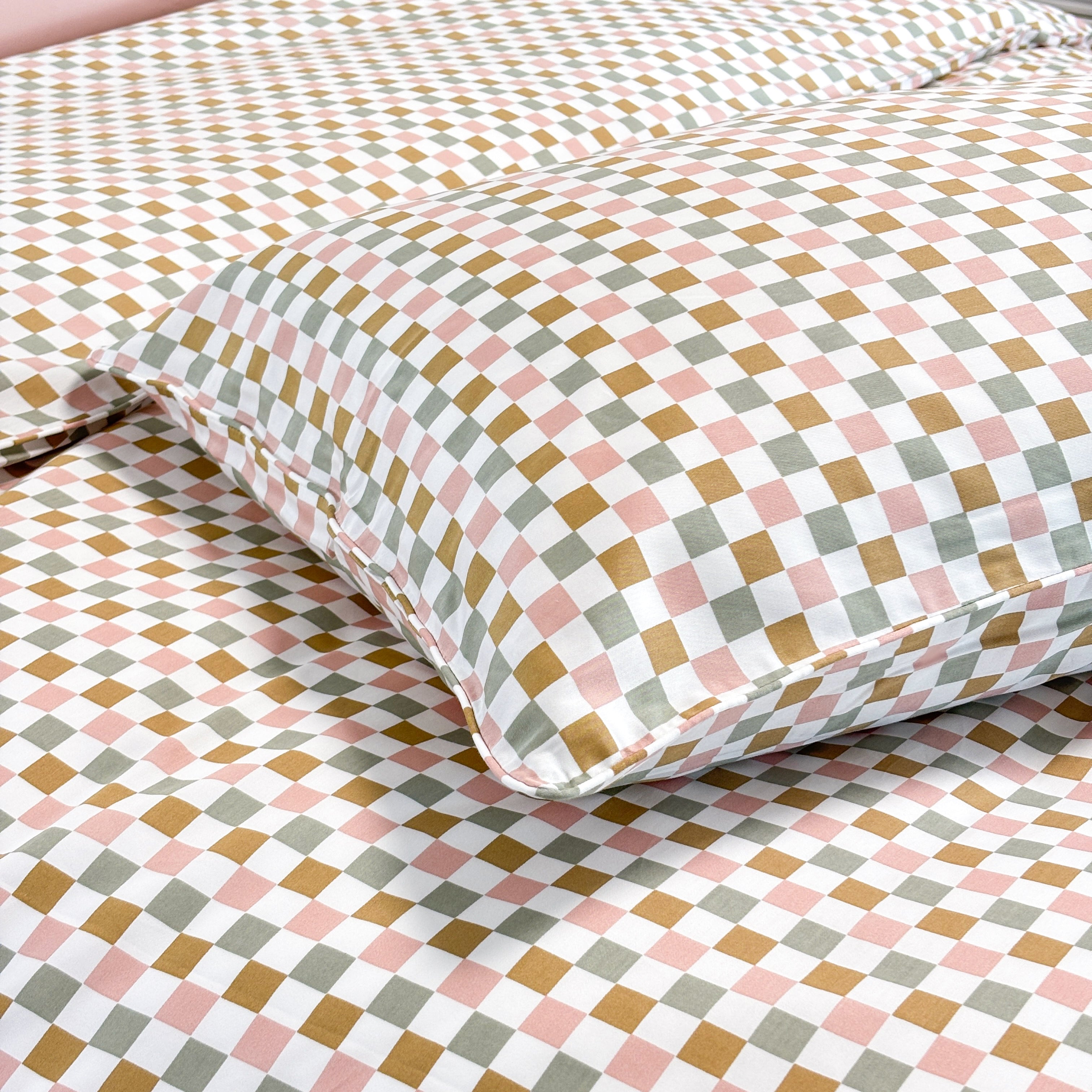 SHNUGGLE Extra Pillowcase- Colorful Checker