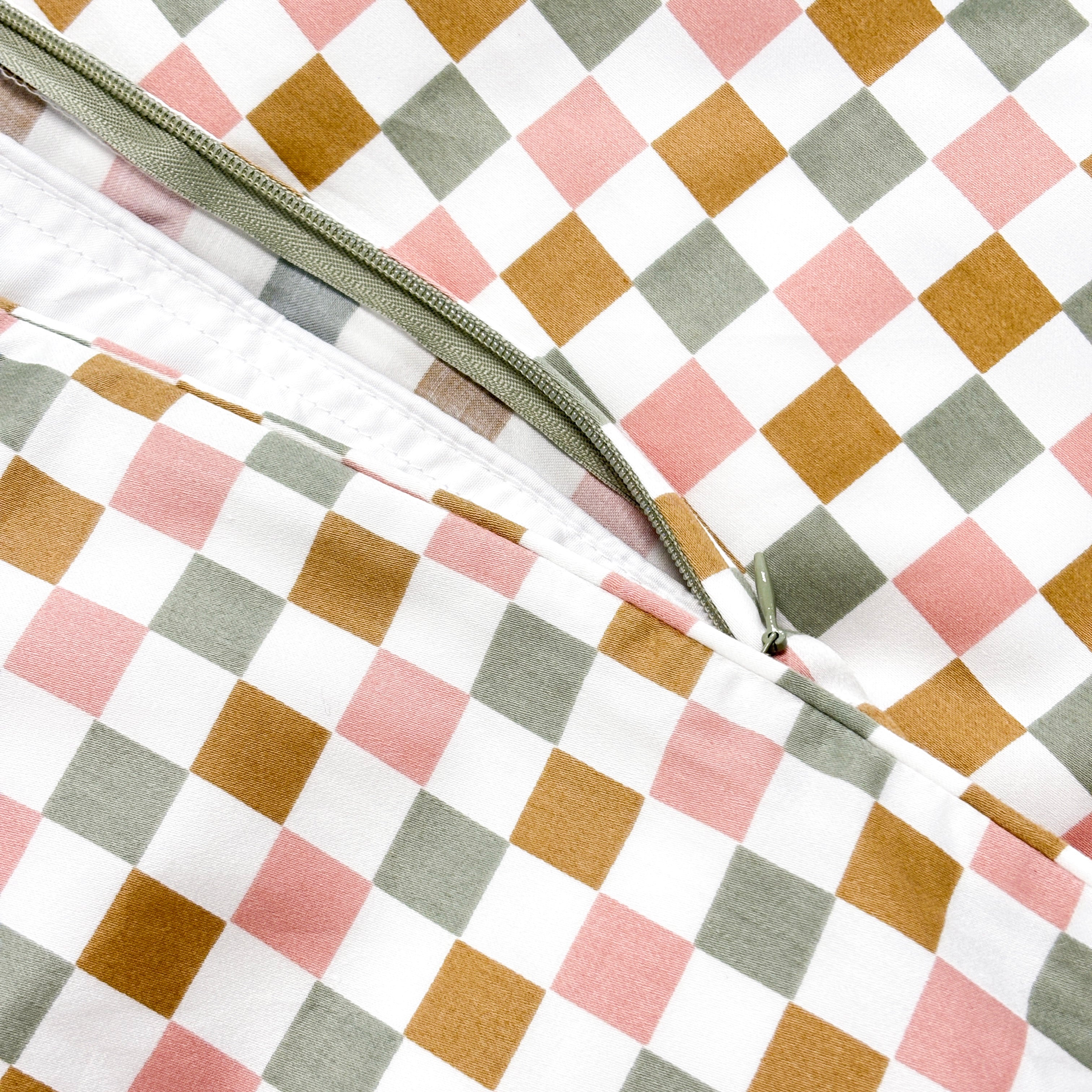 SHNUGGLE Bedding Set Colorful Checker