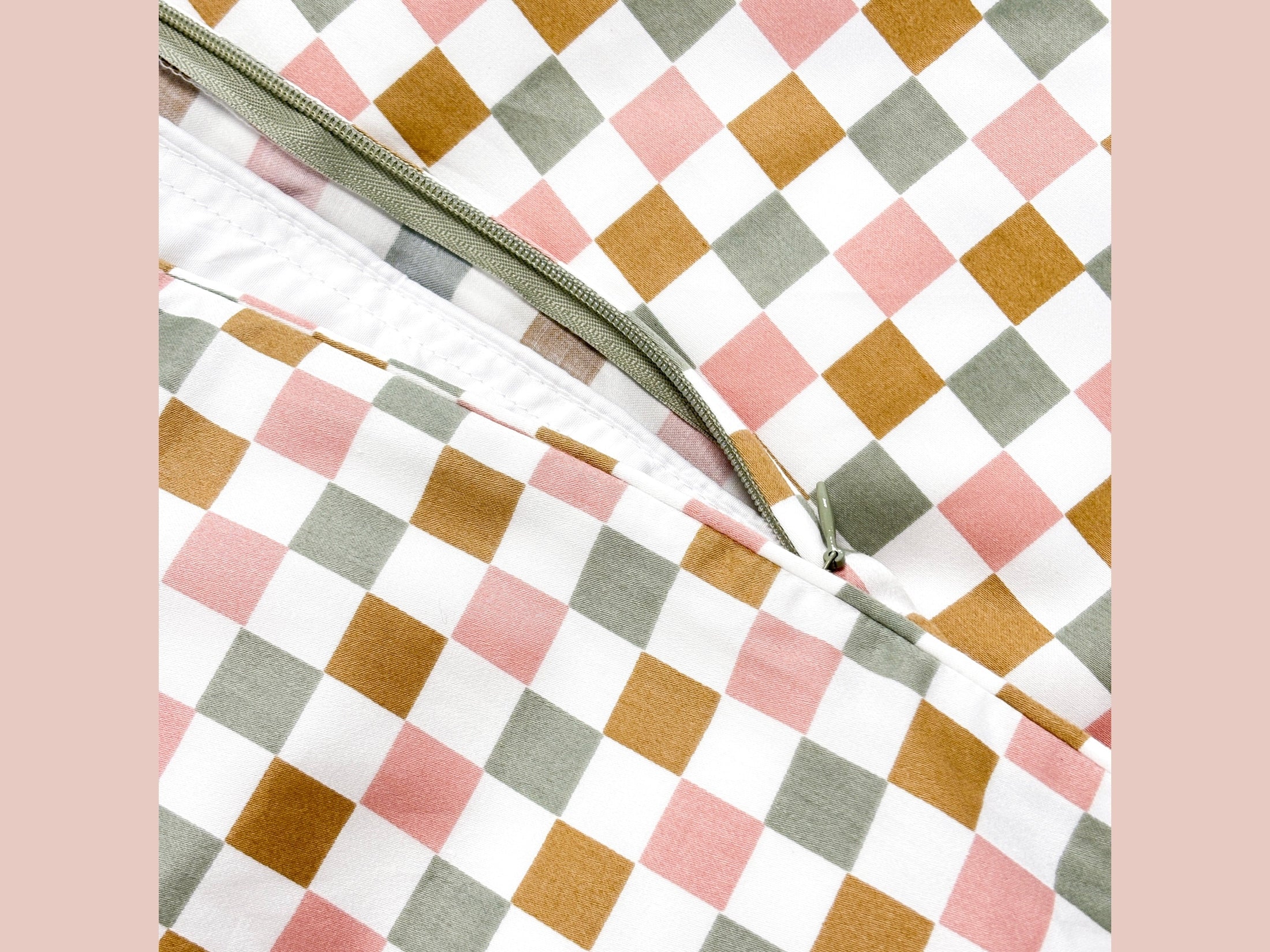 SHNUGGLE Bedding Set Colorful Checker