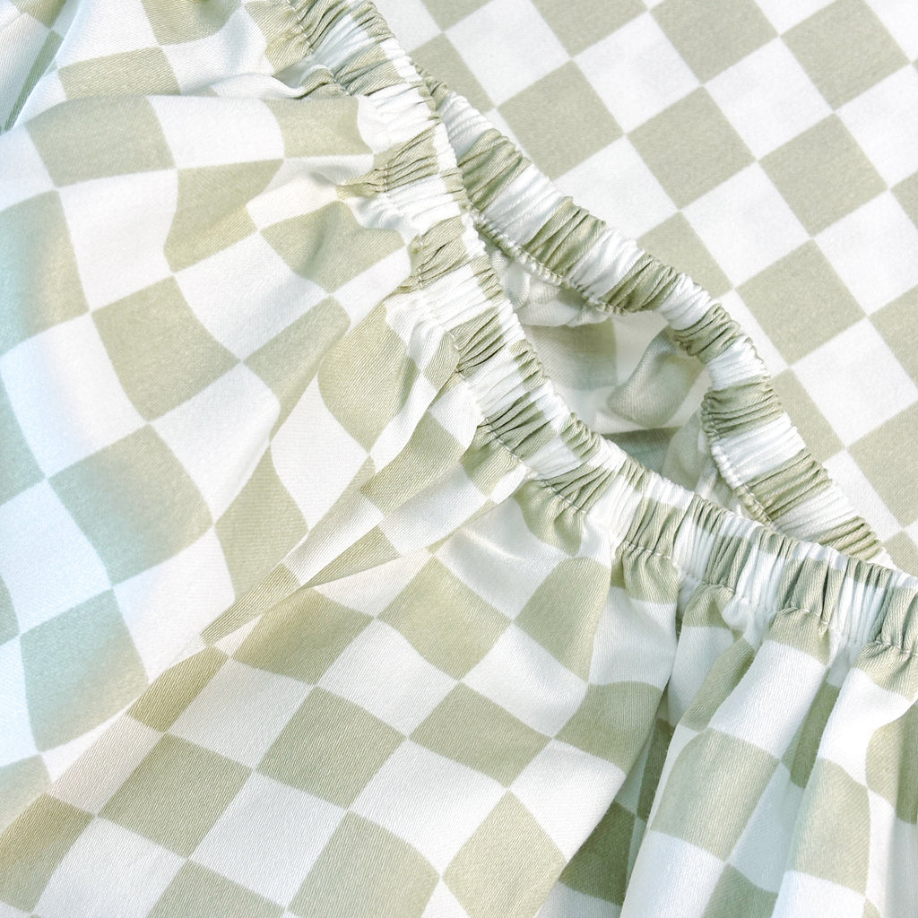 SHNUGGLE Bedding Set Sage Checker