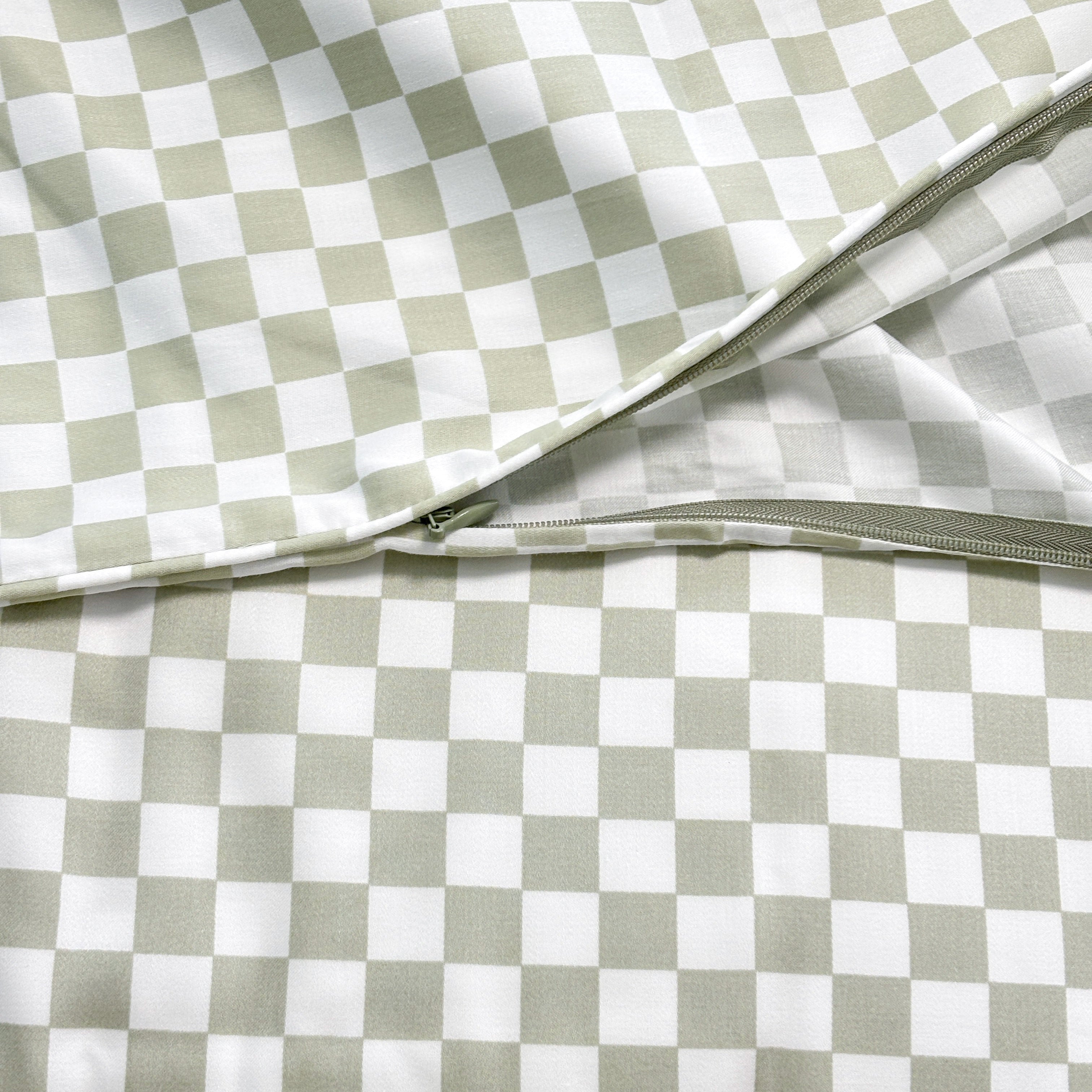 SHNUGGLE Bedding Set Sage Checker