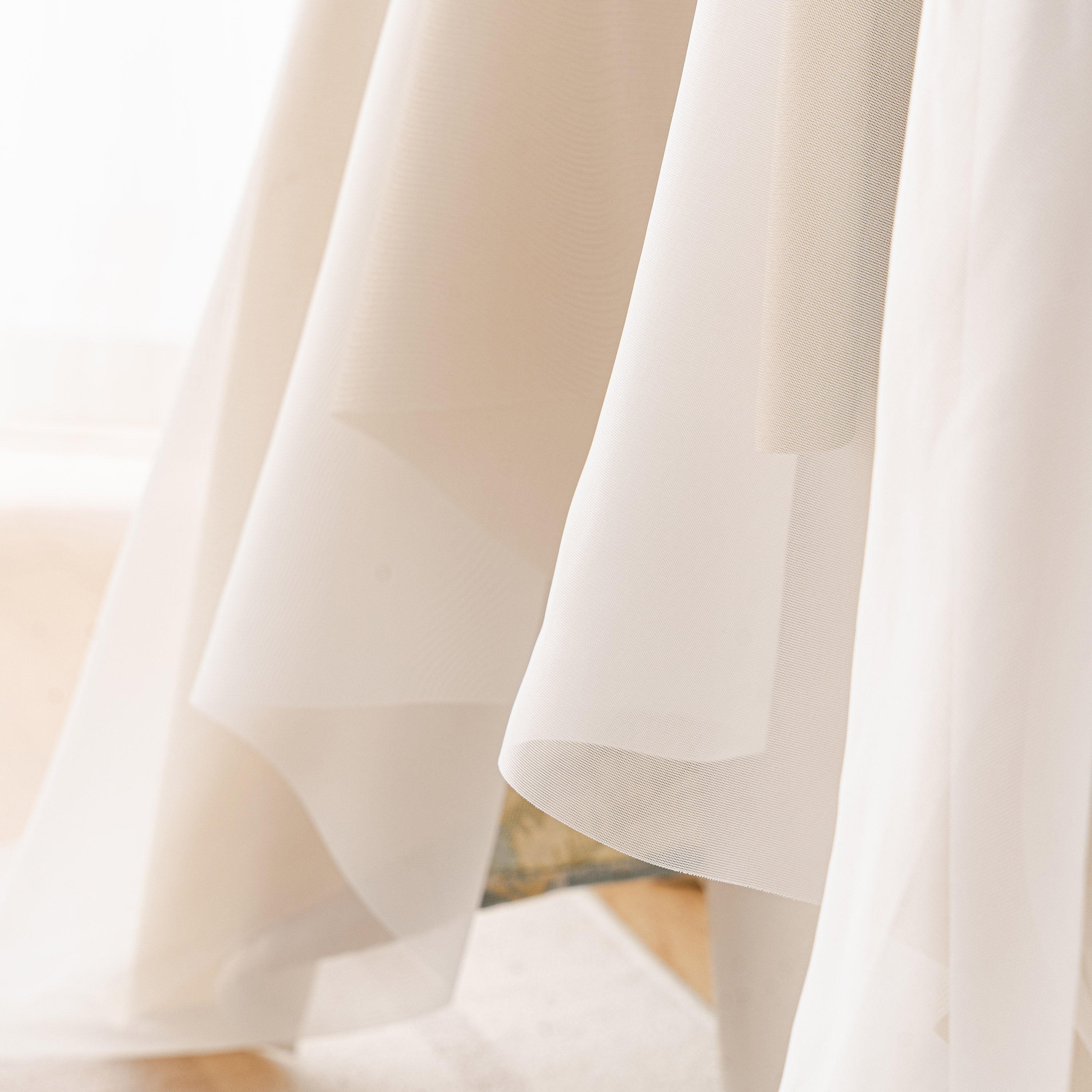 Leaf Jacquard Sofa Cover with Ruffle Skirt – Non-Slip Couch Protector with Sheer Hem