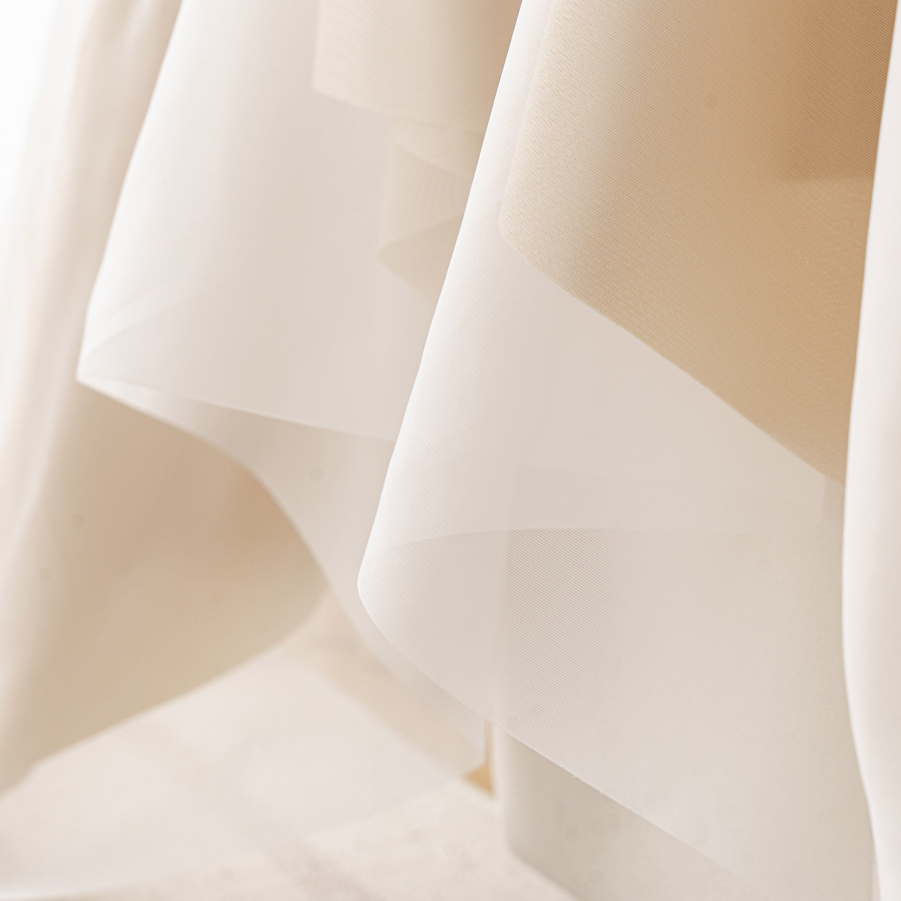 Leaf Jacquard Sofa Cover with Ruffle Skirt – Non-Slip Couch Protector with Sheer Hem