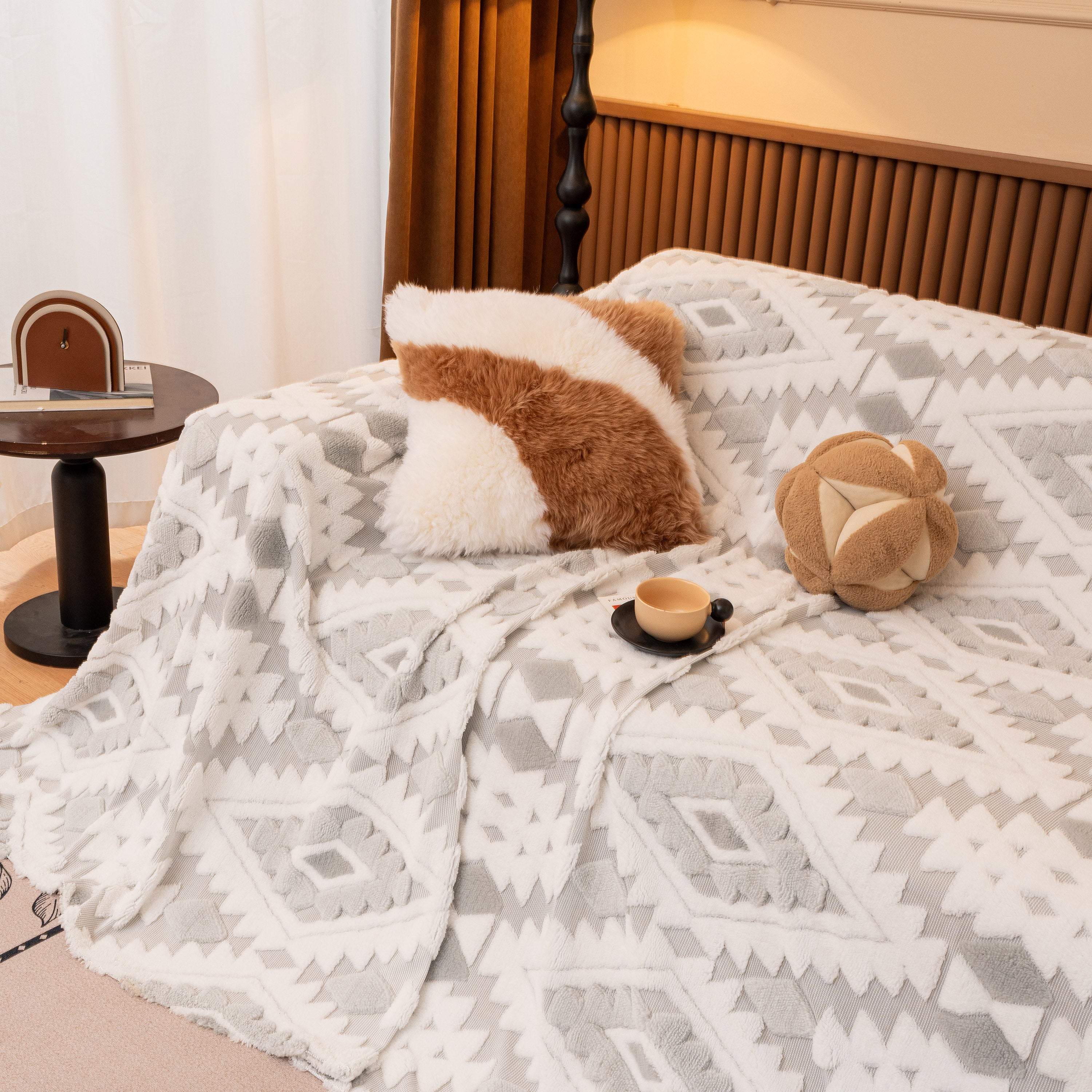 Bohemian Tufted Sofa Cover, Soft Sherpa Fleece Throw Blanket with 3D Aztec Geometric