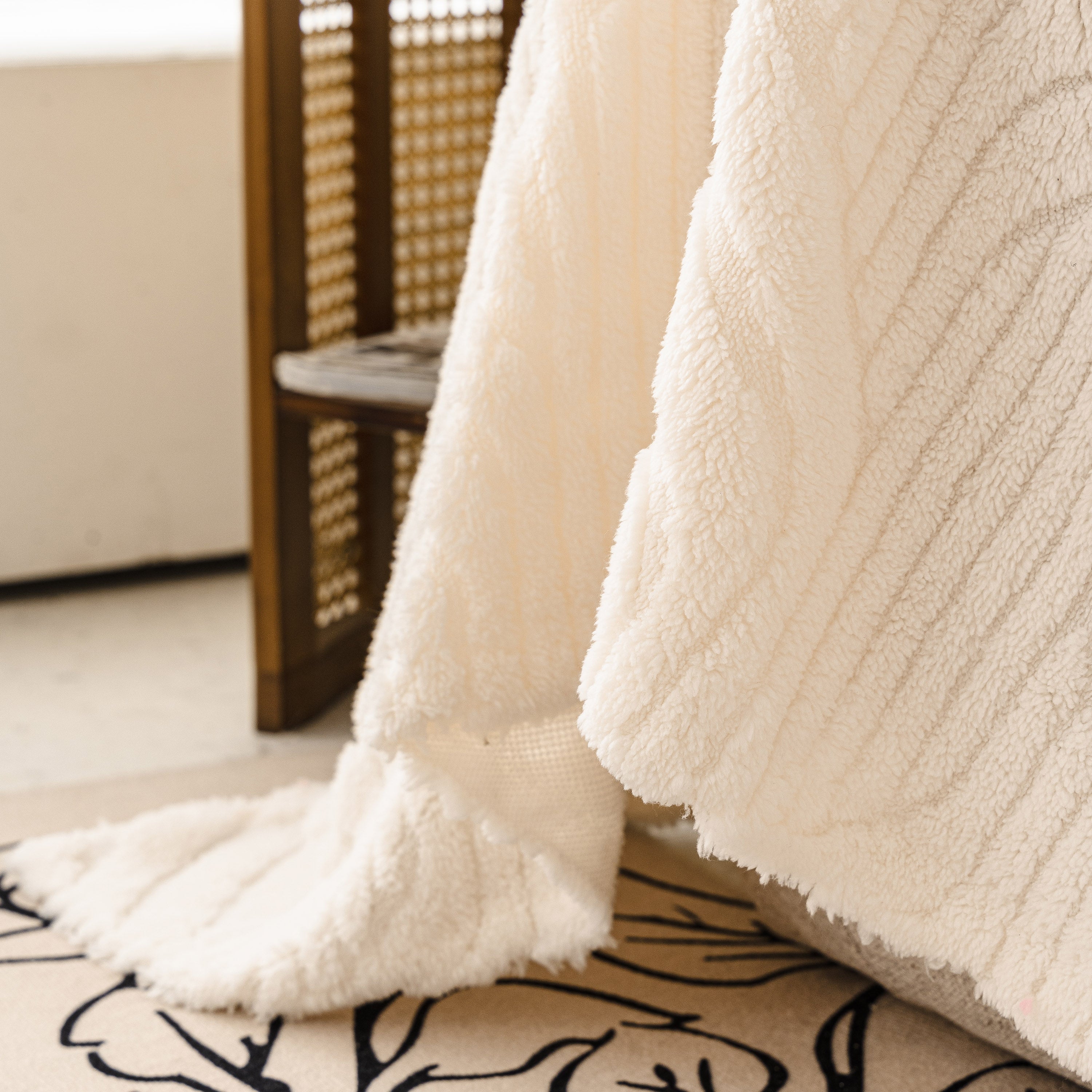 Plush Fleece Washable Sofa Throw Blanket, Soft & Cozy Furniture Protector for Couch
