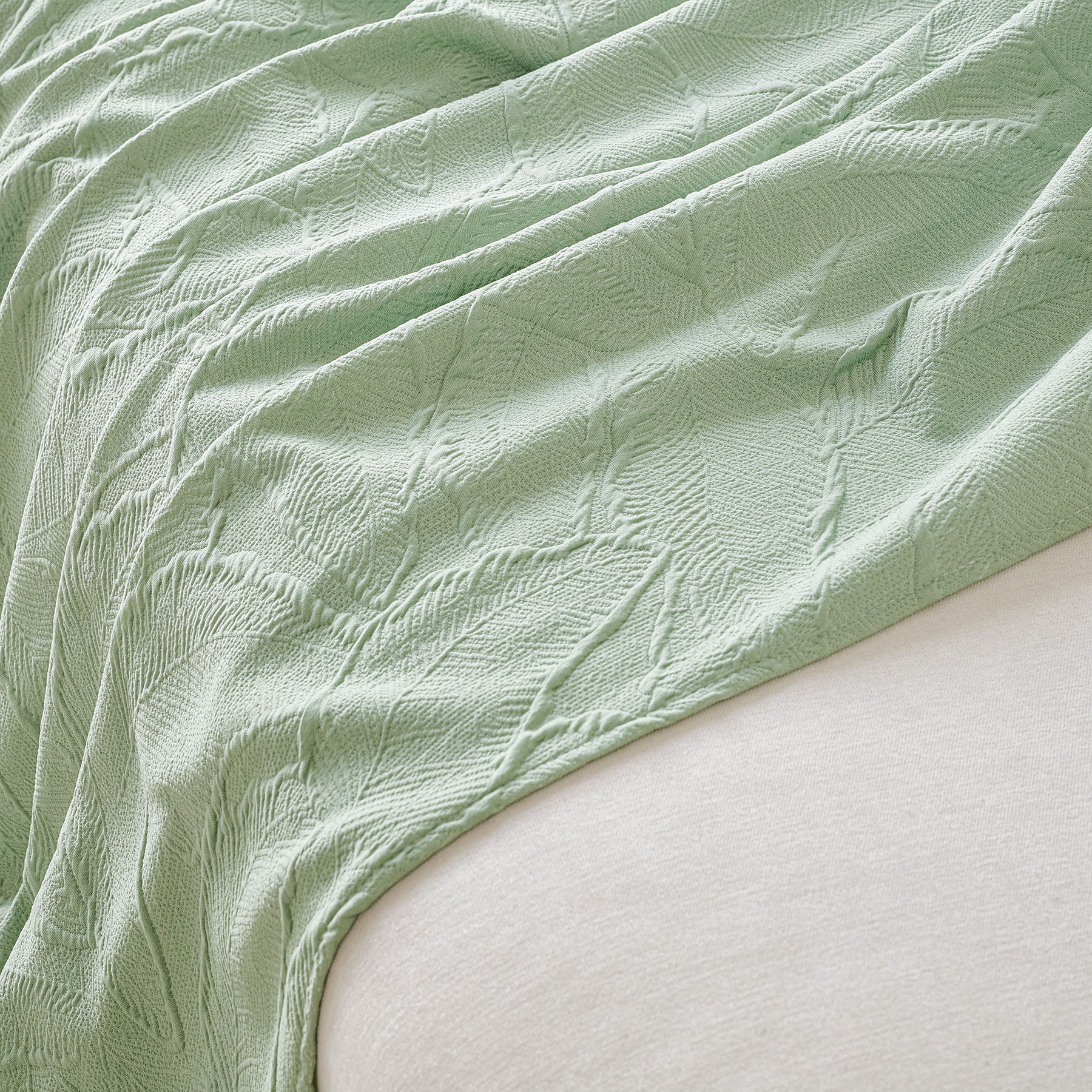 Embossed Leaf Pattern Sofa Cover Blanket for Couch, Soft Cooling Textured Couch Cover