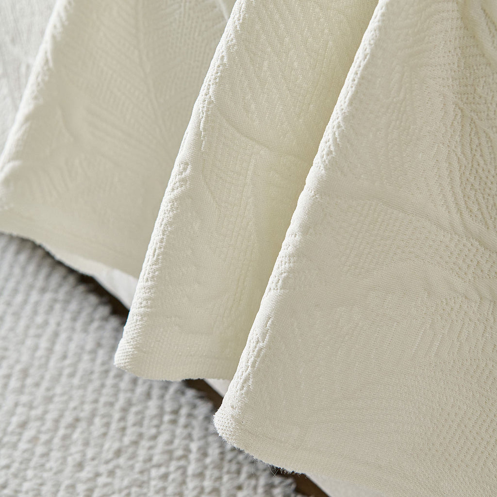 Embossed Leaf Pattern Sofa Cover Blanket for Couch, Soft Cooling Textured Couch Cover