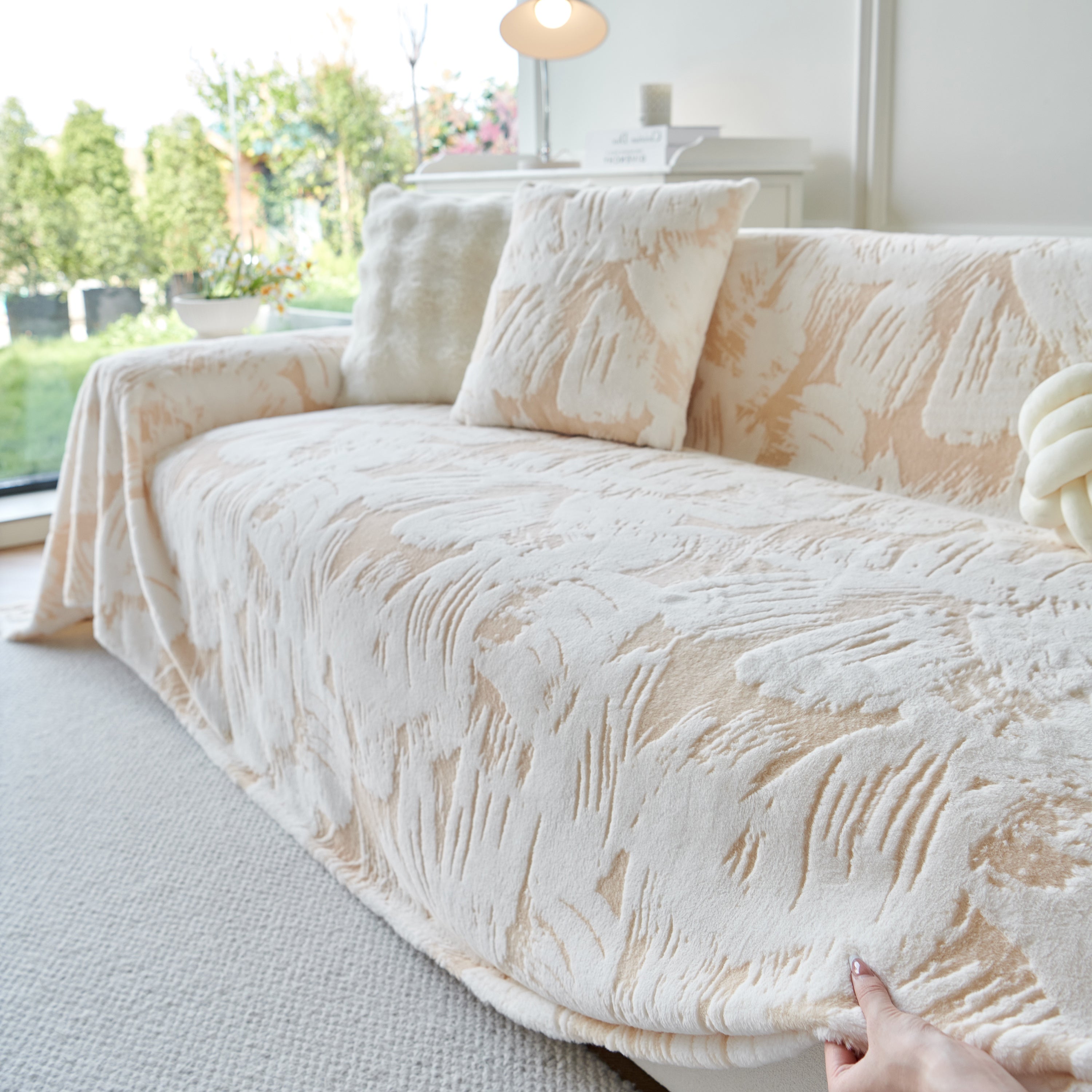 Plush Faux Fur Warm Sofa Cover with Waves Jacquard Textured Throw Blankets for Couch