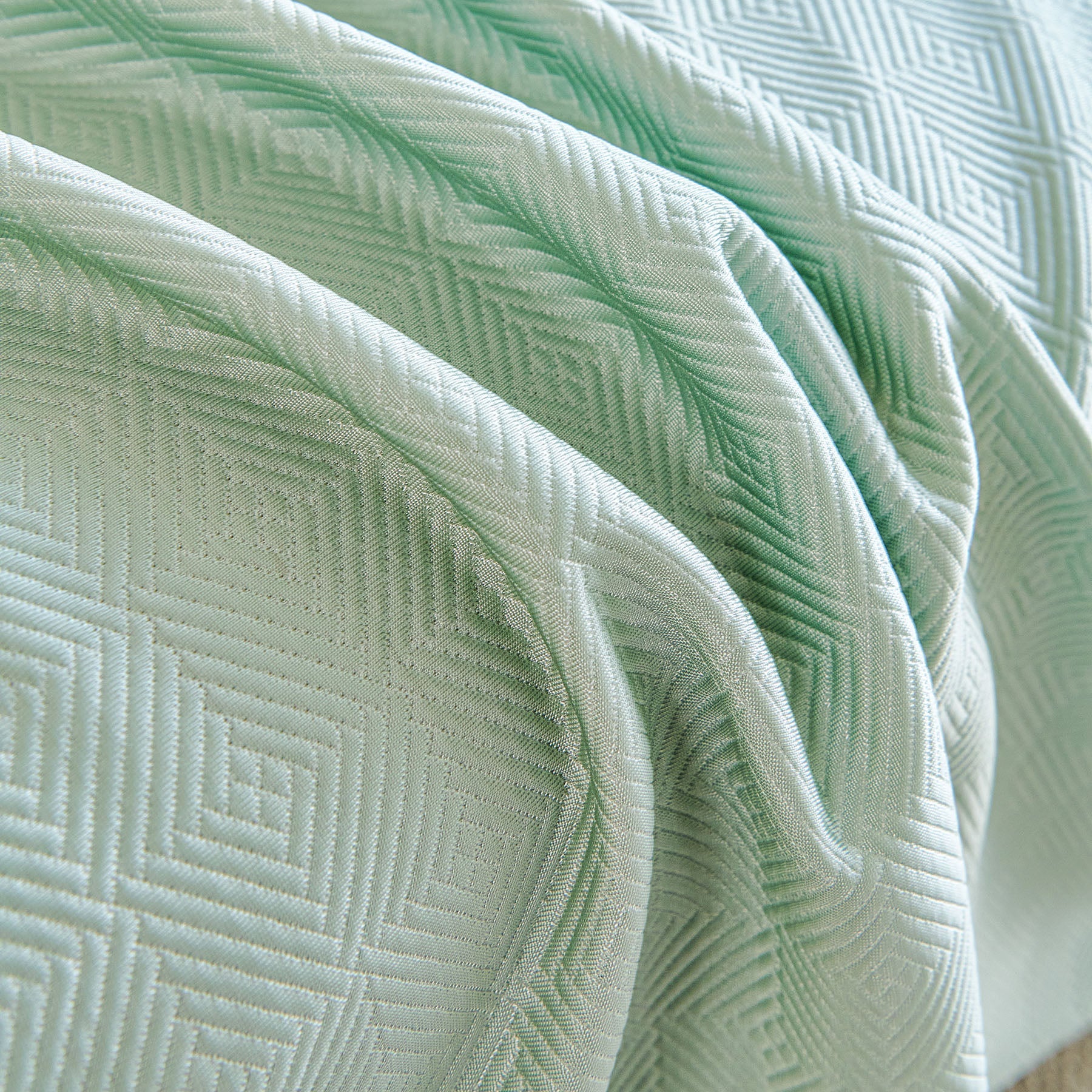 Cooling Ice Silk Soft Sofa Cover Blanket, Woven Geometric Textured Modern Couch Cover