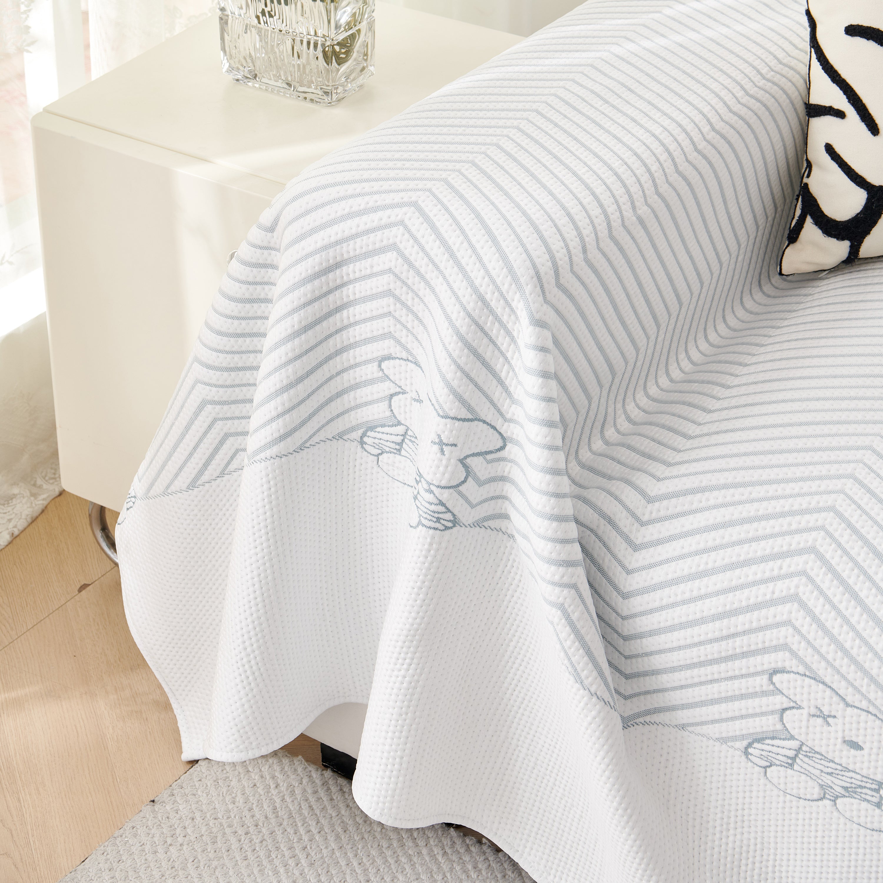 Cool Summer Blanket for Couches Soft Comfy Lightweight Cooling Sofa Blankets Cover