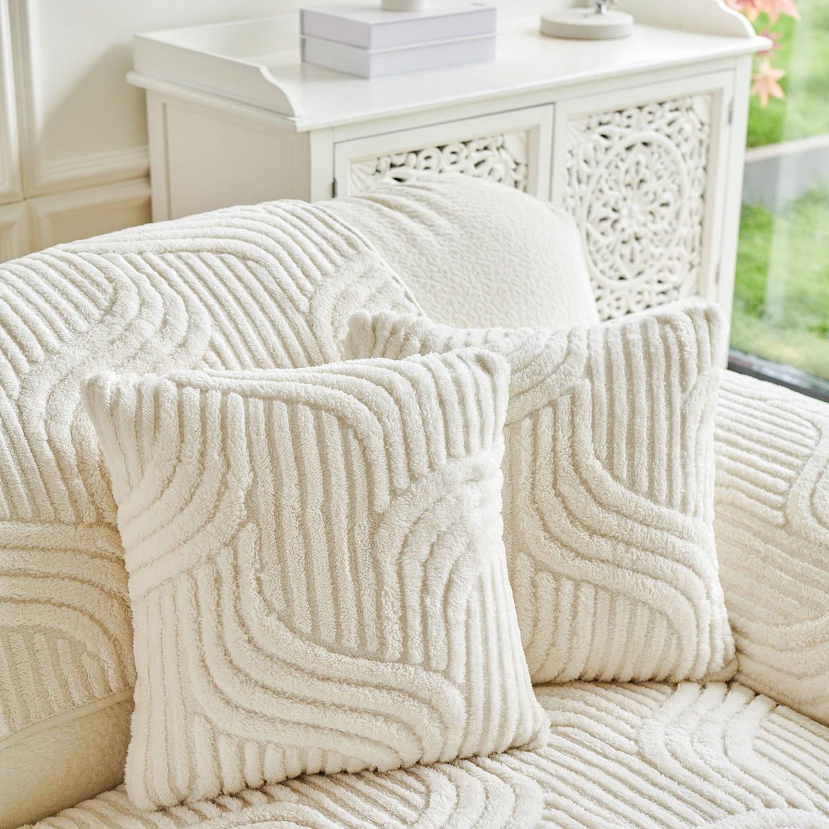 Luxury Plush Non-Slip Sofa Covers, Soft Fuzzy Embossed Sofa Topper & Seat Covers