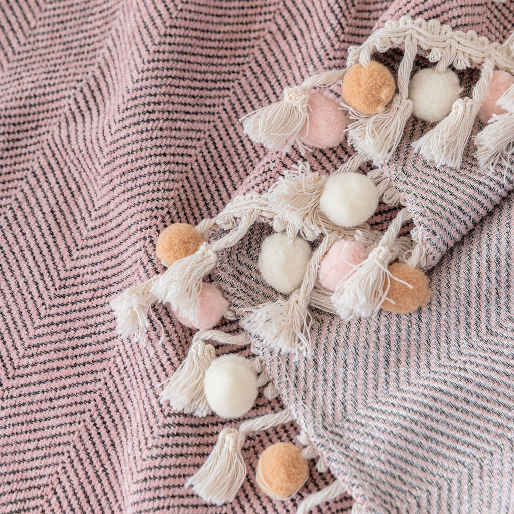 Boho Herringbone Sofa Throw Blanket with Pom Pom Tassels Stylish Furniture Slipcover