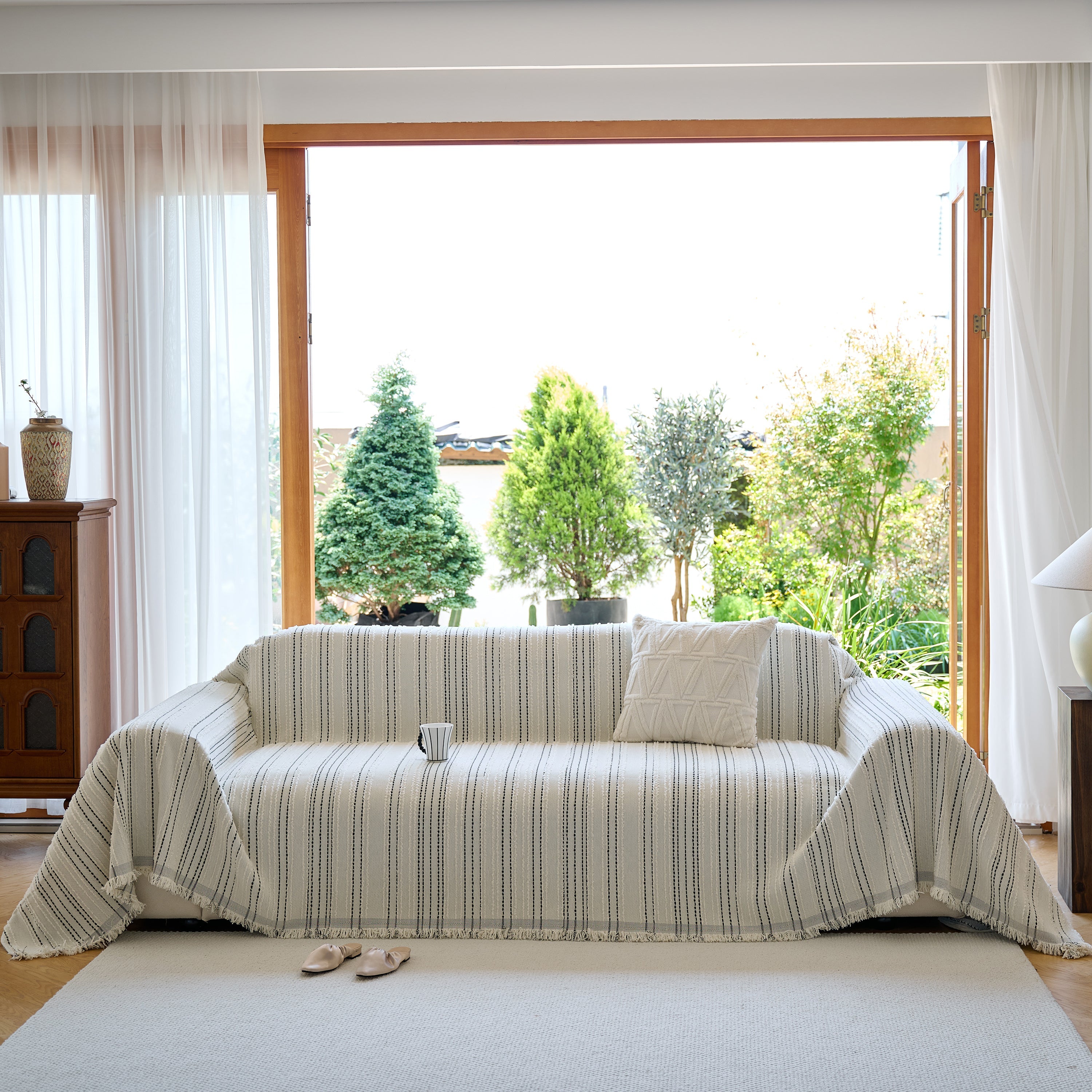 Vintage-Inspired Striped Blankets for Couch Covers Luxury Couch Throw Cover with Timeless Elegance