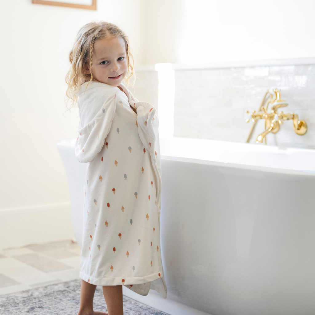 HOODED TOWELS