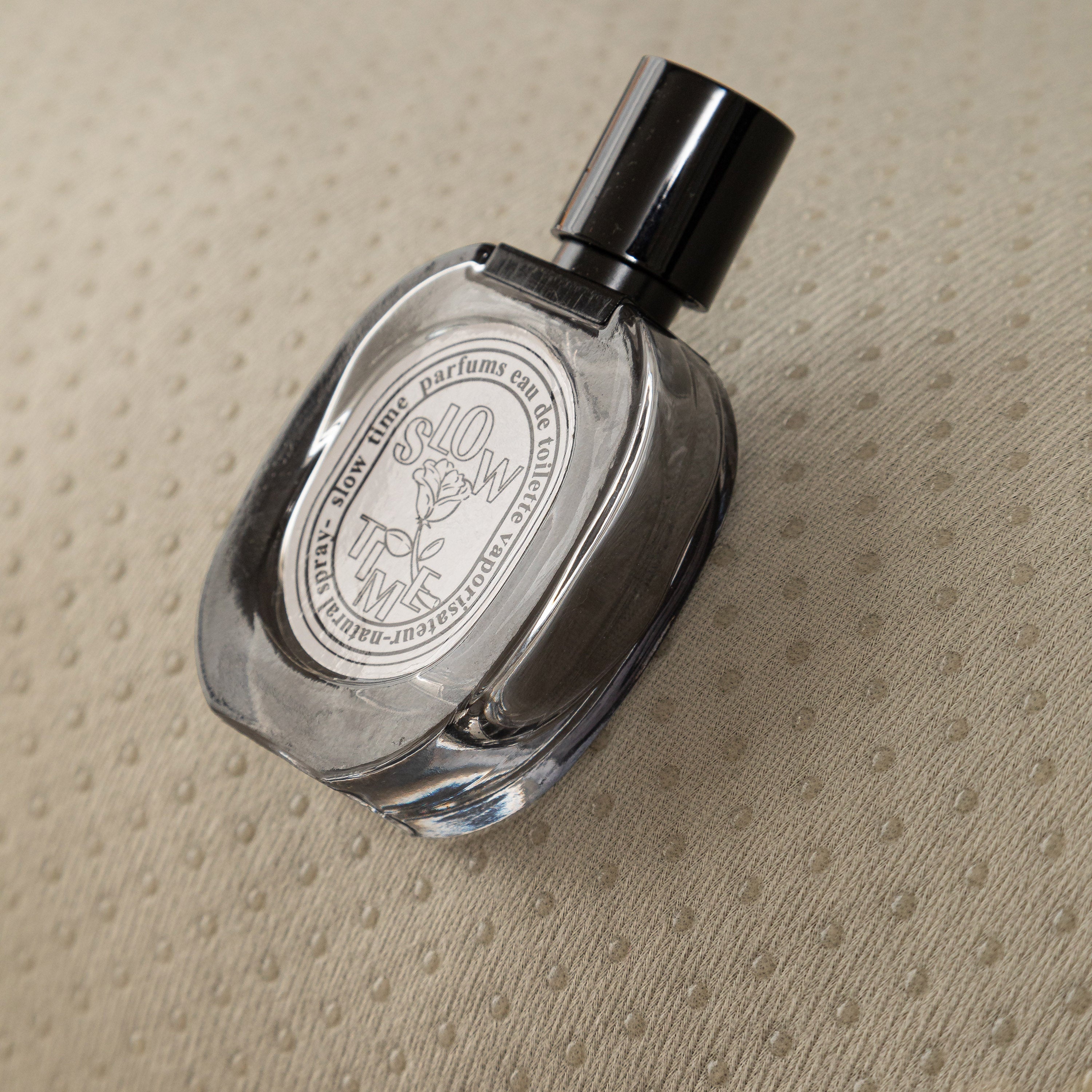 Abstract Art Sofa Cover with Wave Edge, Non Slip Couch Cover for Stylish Homes