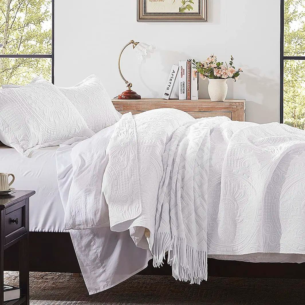 King Size Bedding Set-White Embossed, Bedspreads-Lightweight Summer Soft Microfiber Bedspread, Bed Coverlet