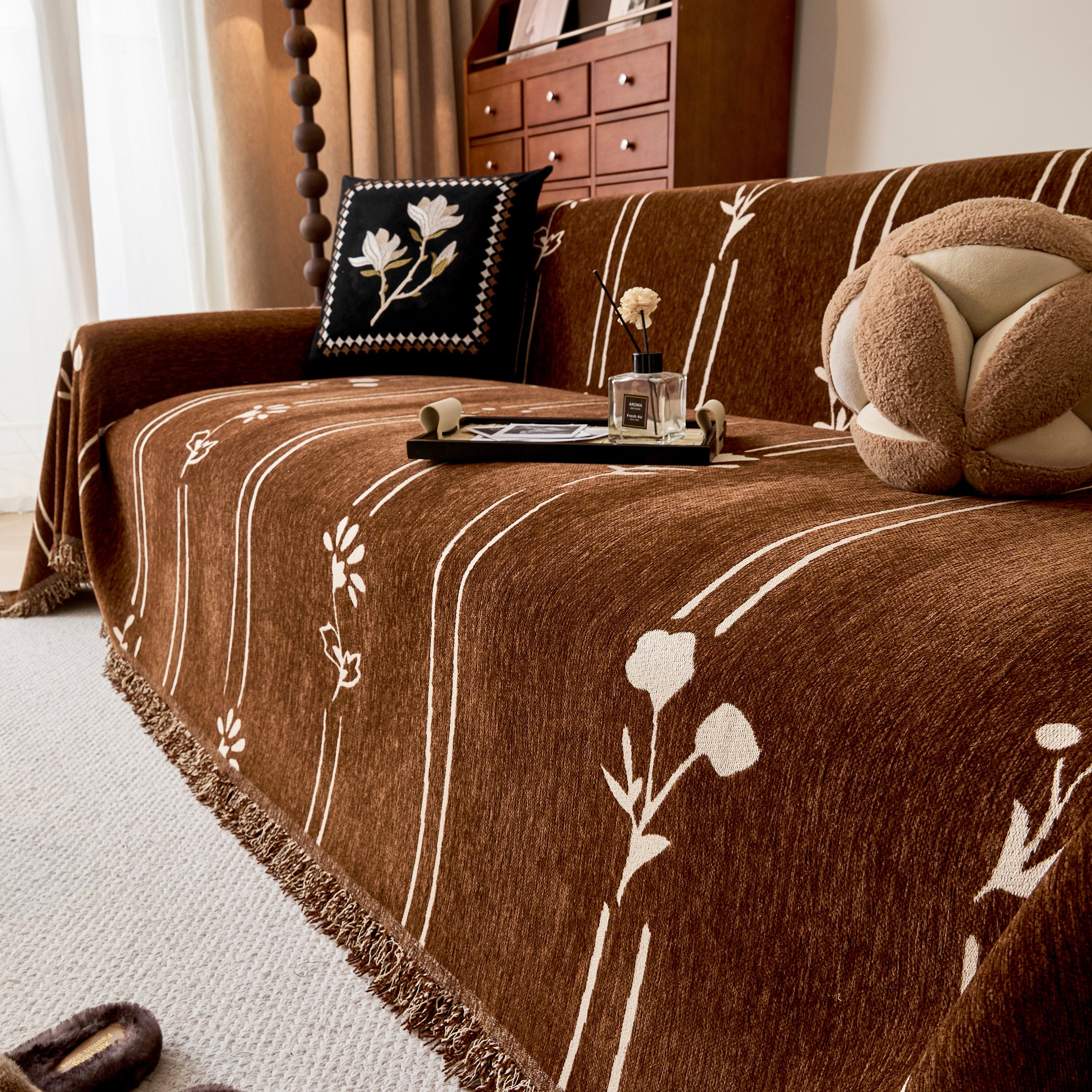 Chenille Jacquard Sofa Throw Cover with Tassel Soft Thick Couch Protector Blanket